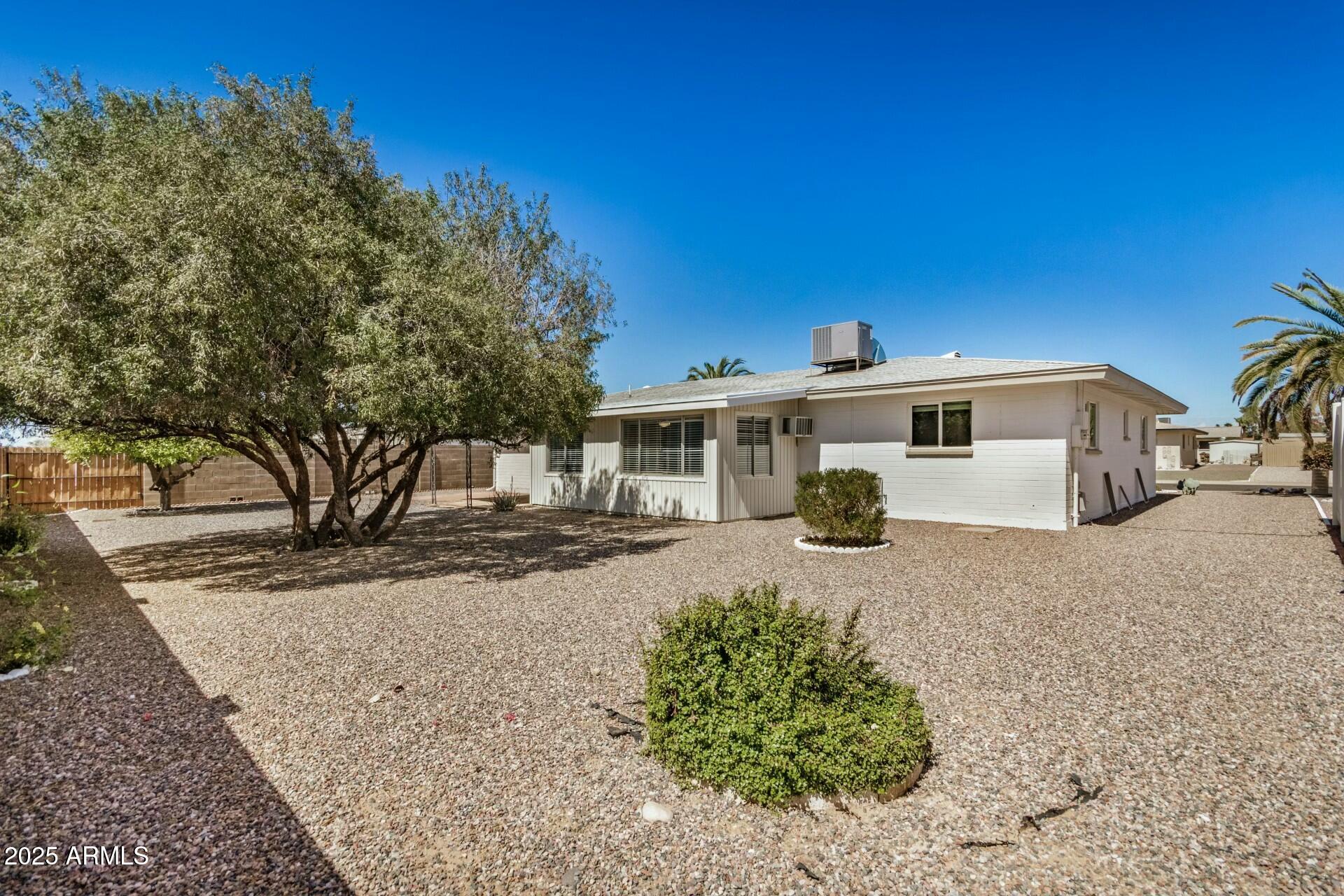 5865 E ANAHEIM Street