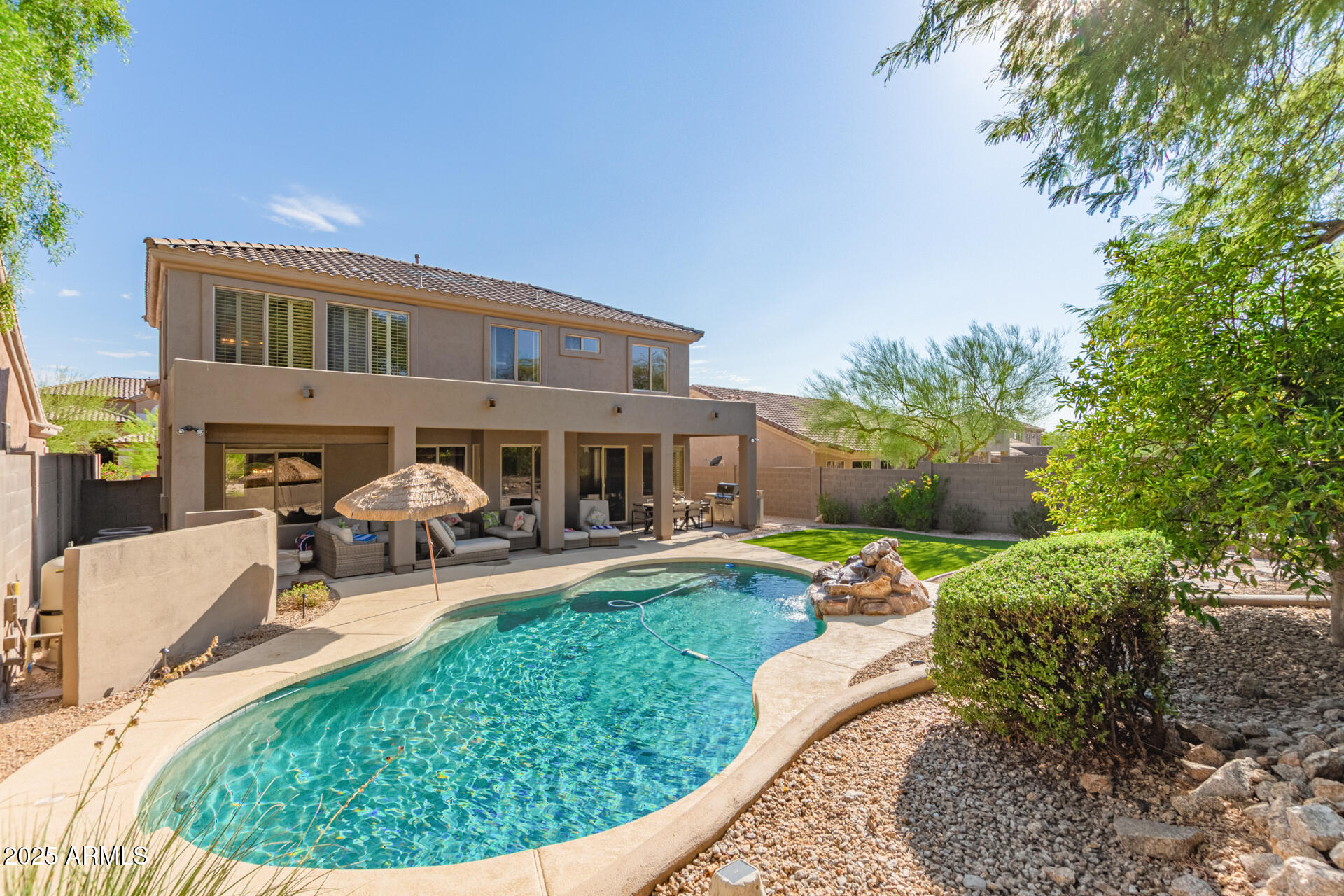 10558 E Meadowhill Drive