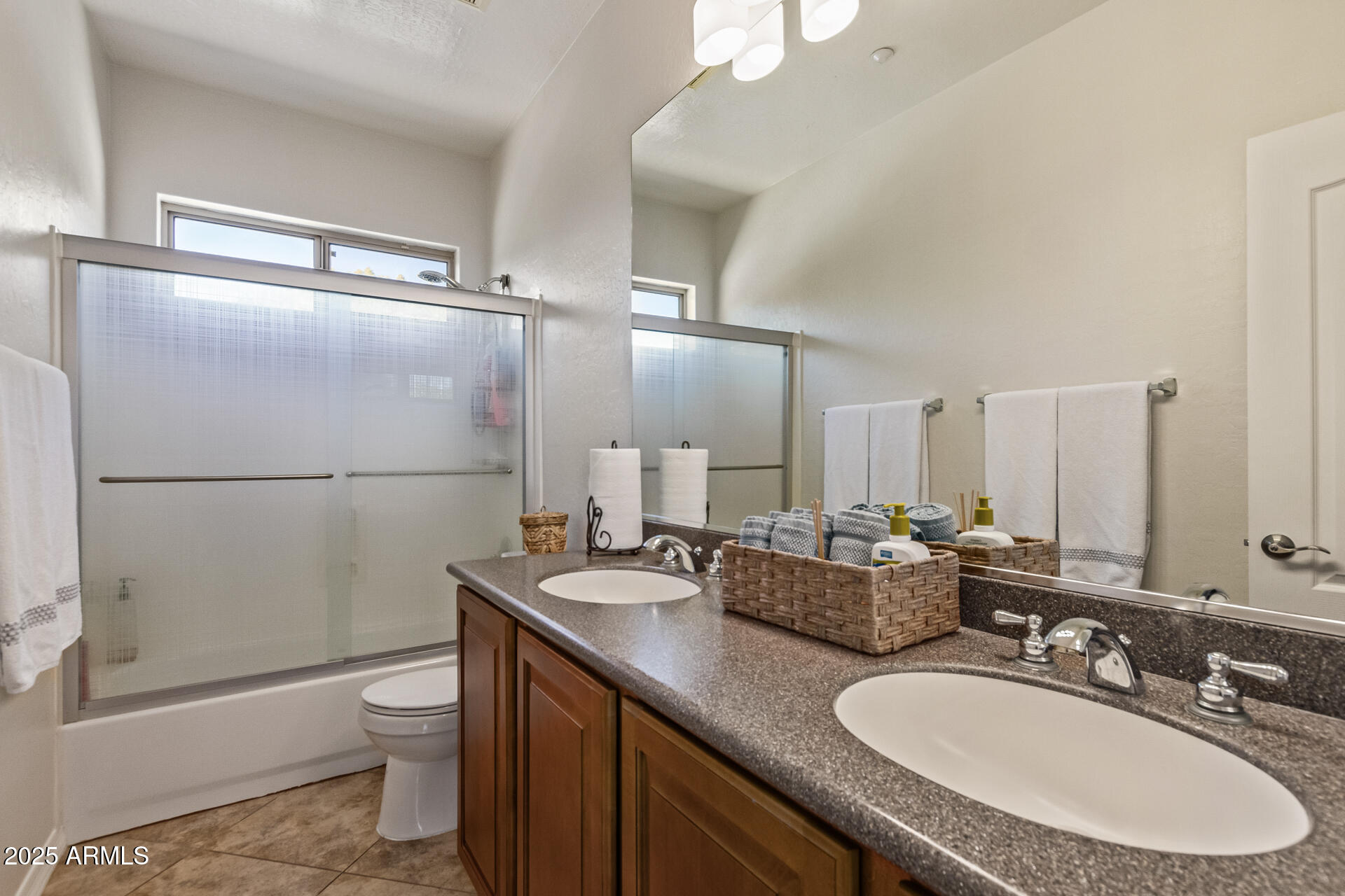 10558 E Meadowhill Drive