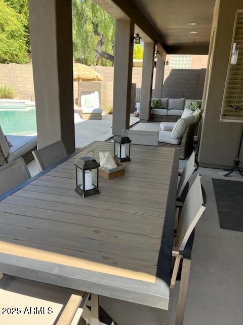 10558 E Meadowhill Drive