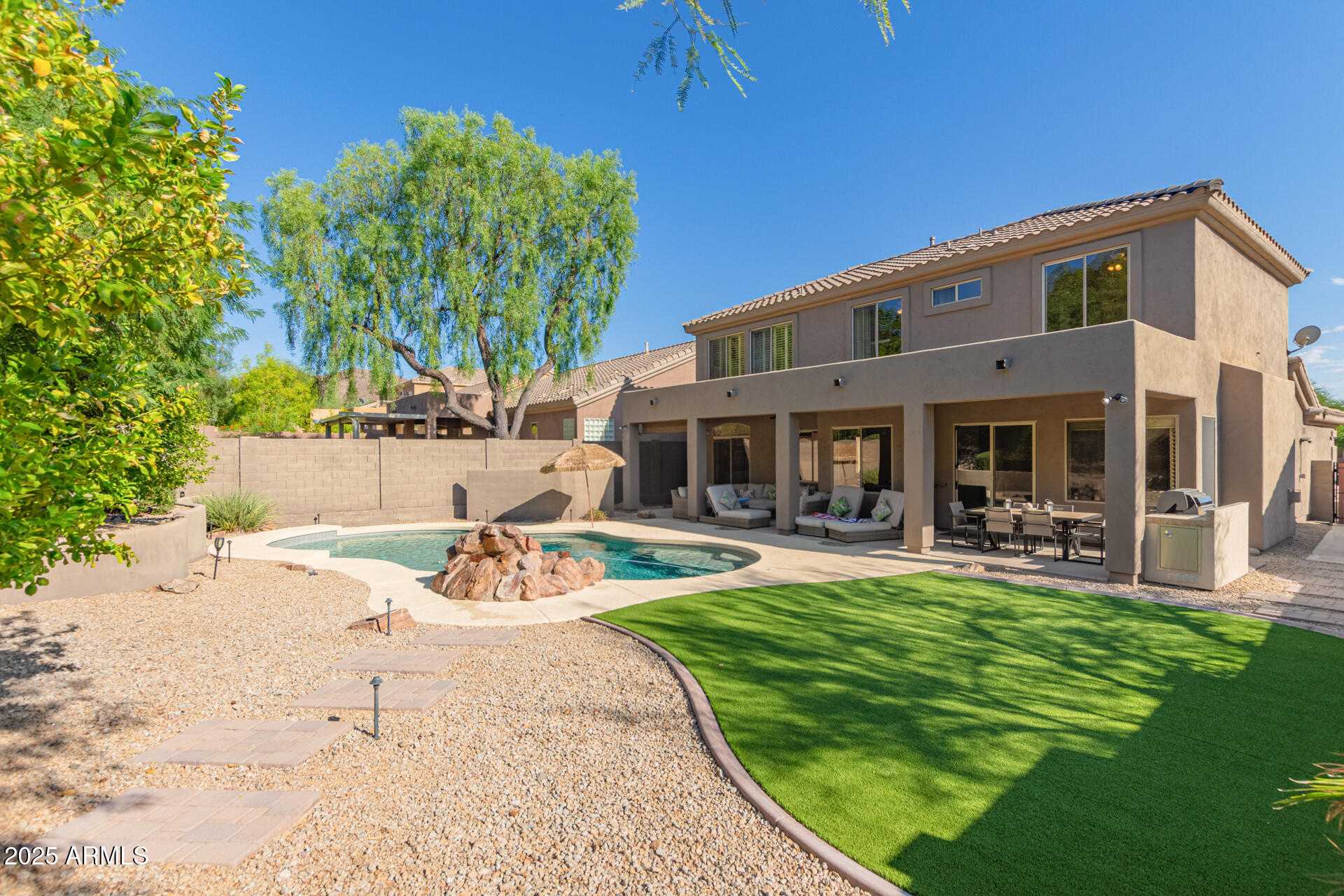 10558 E Meadowhill Drive