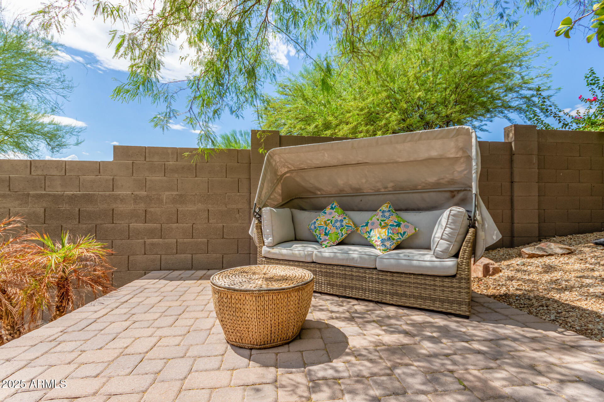 10558 E Meadowhill Drive