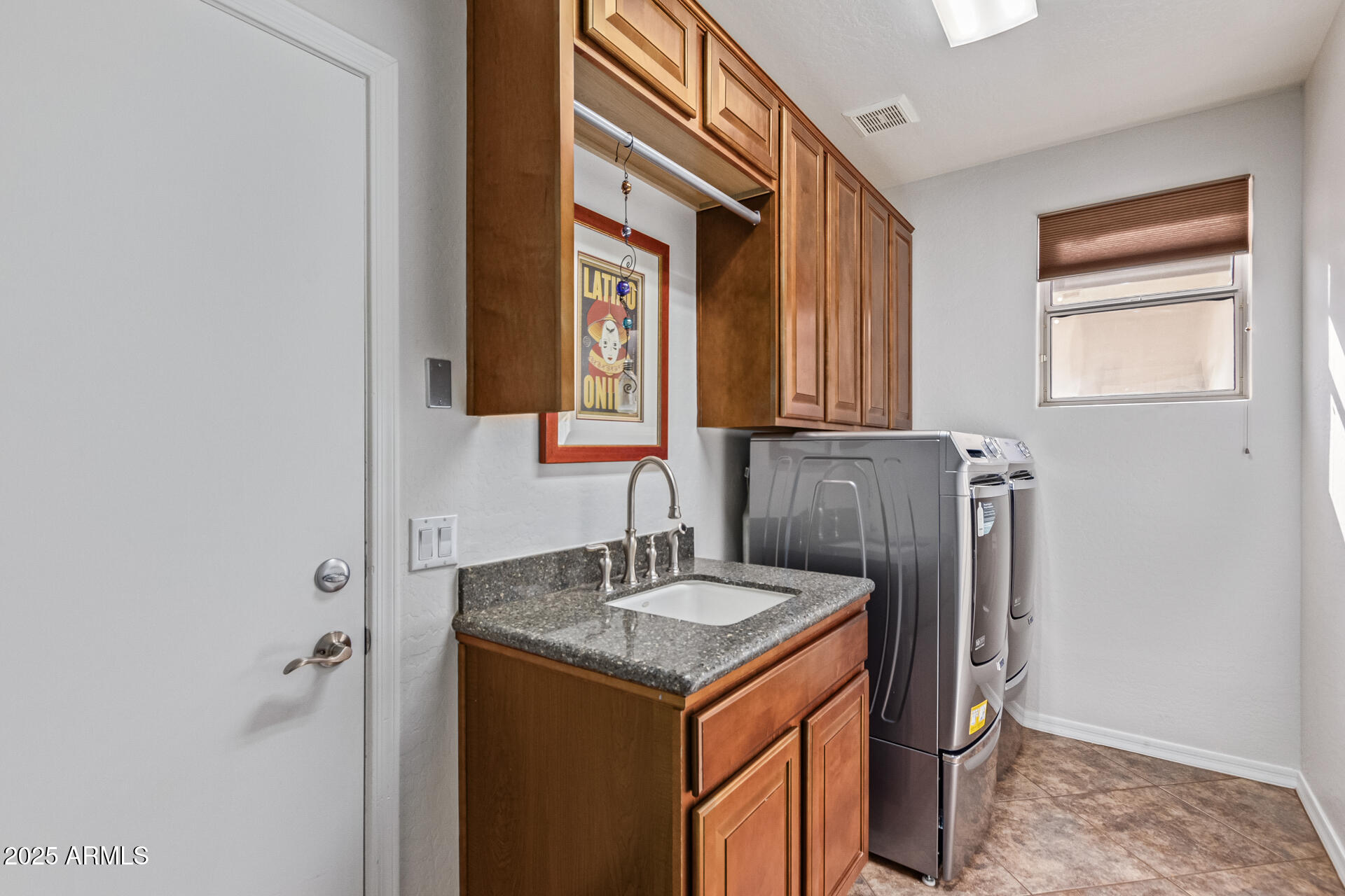 10558 E Meadowhill Drive