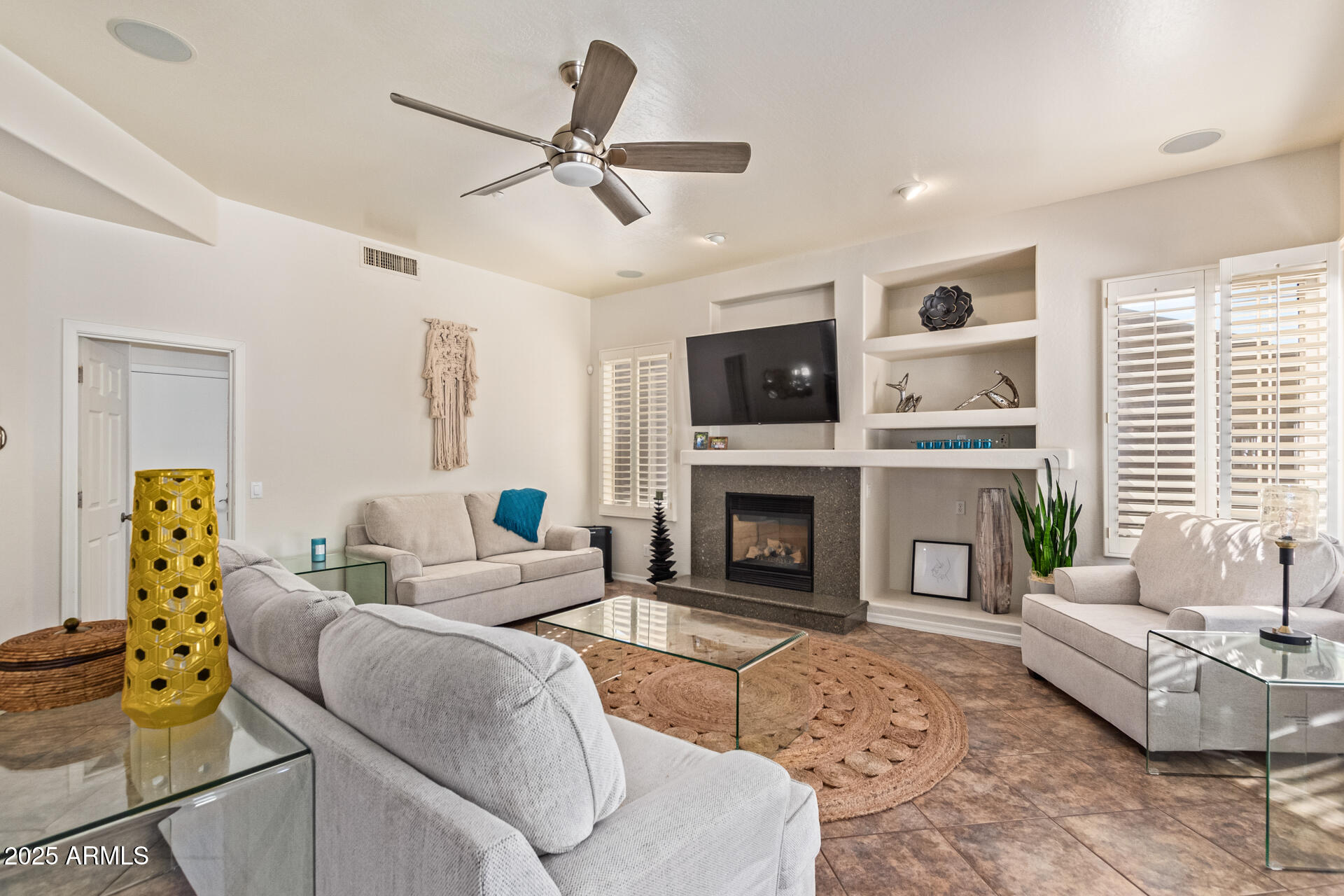 10558 E Meadowhill Drive