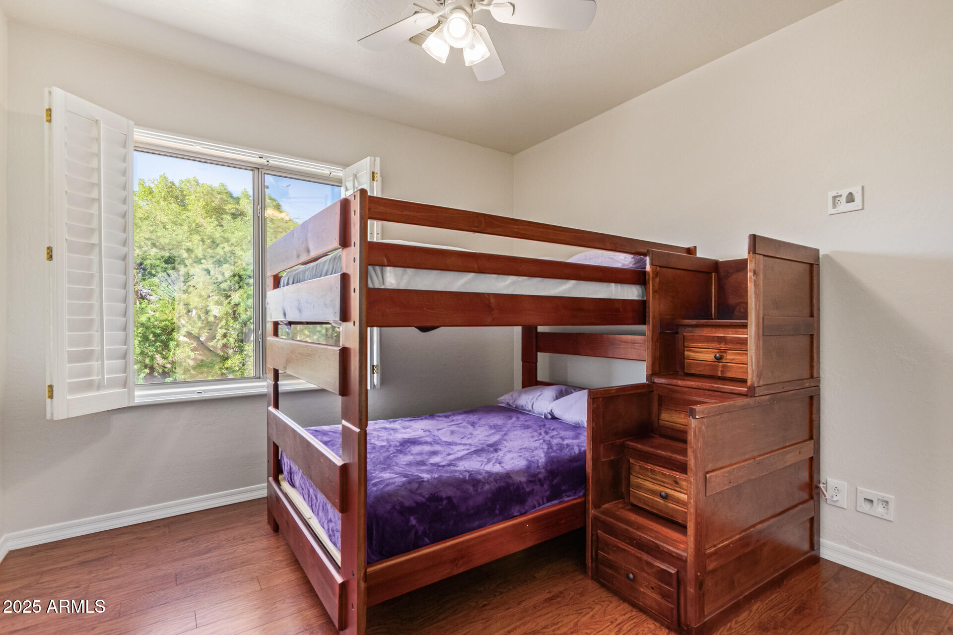 10558 E Meadowhill Drive