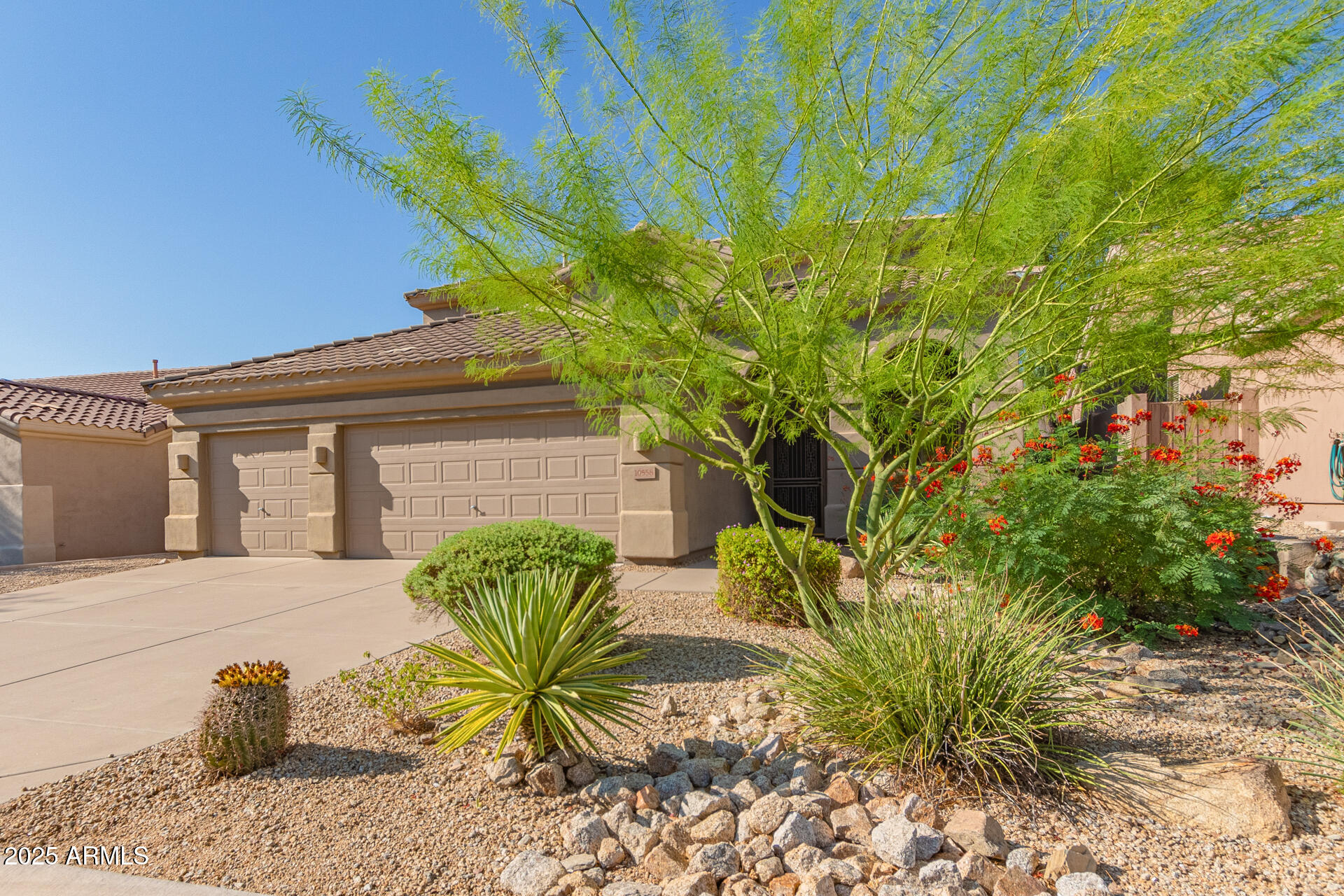 10558 E Meadowhill Drive