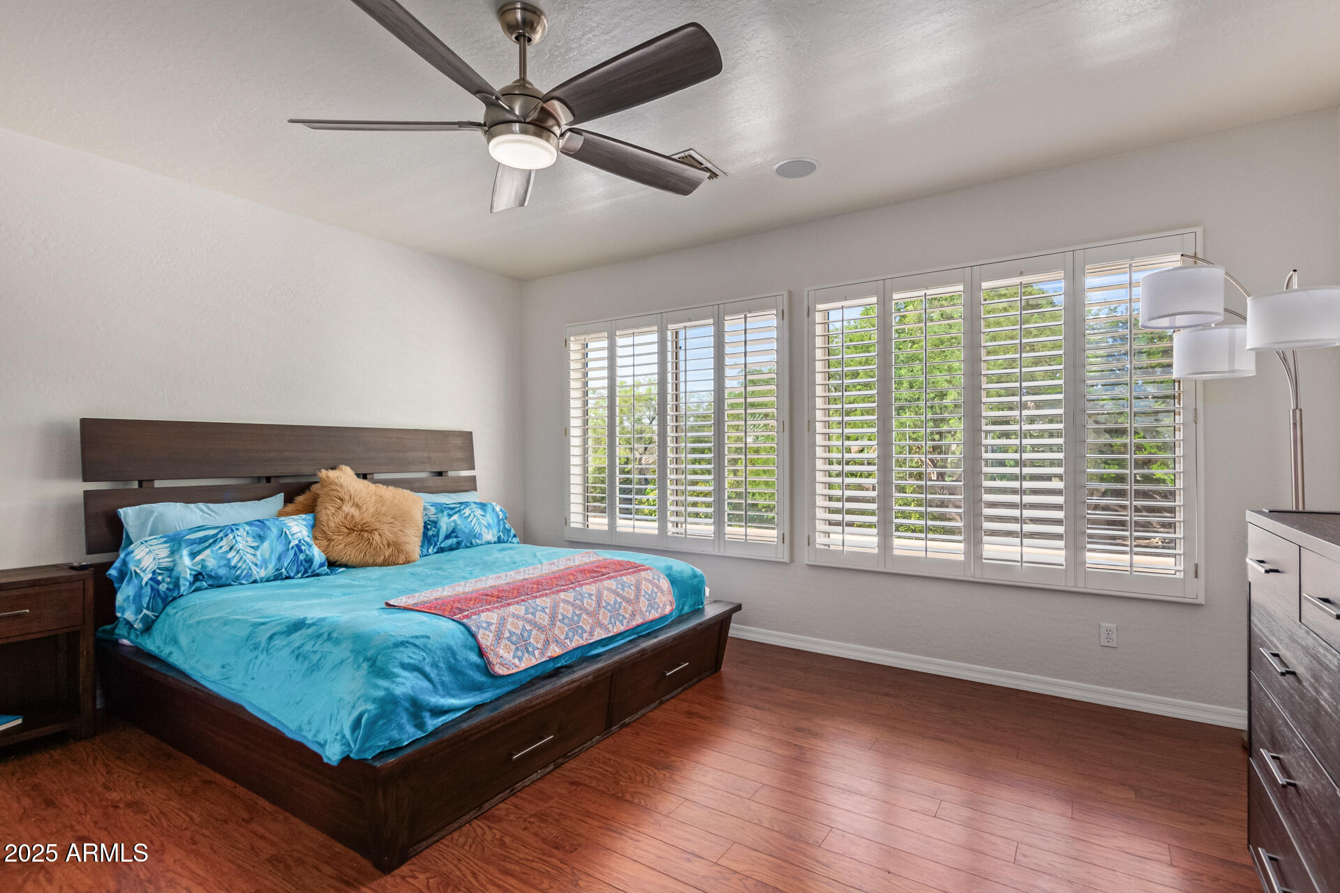 10558 E Meadowhill Drive