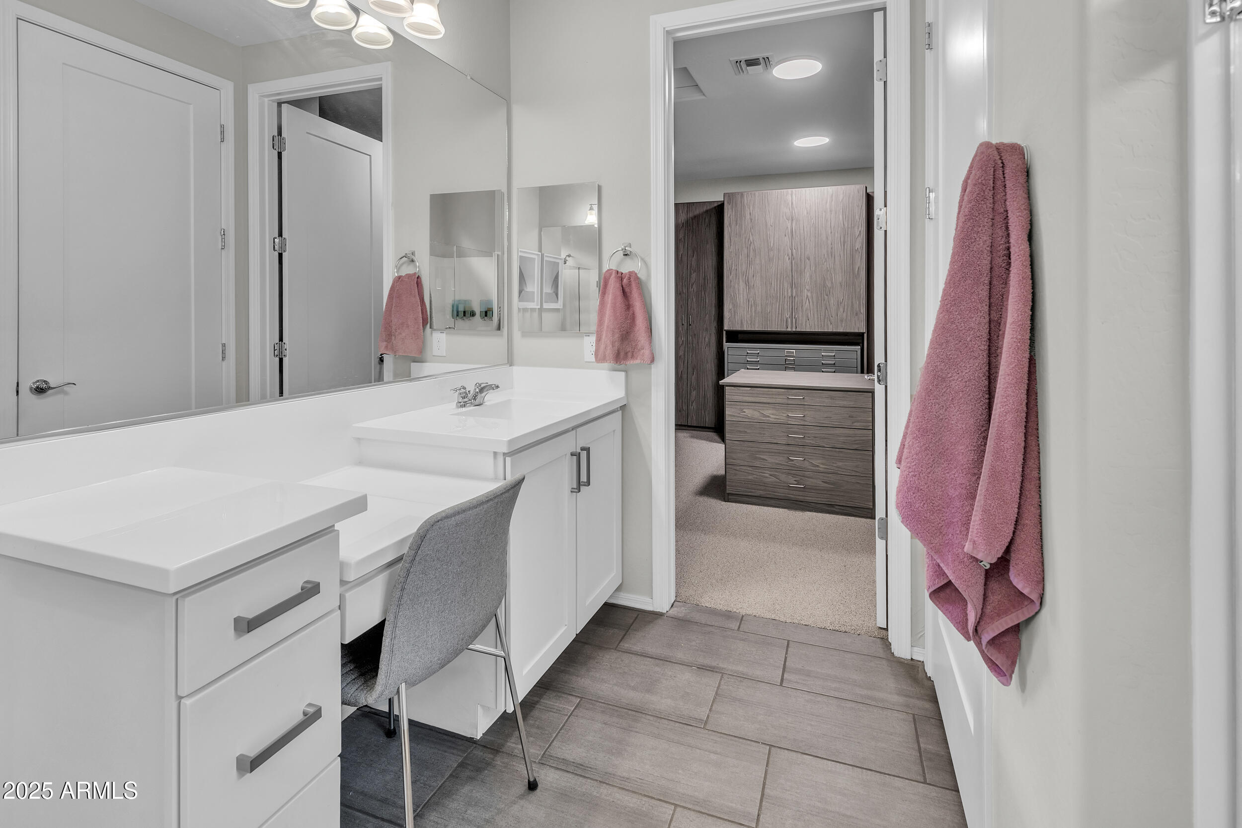 4424 N SPYGLASS Drive