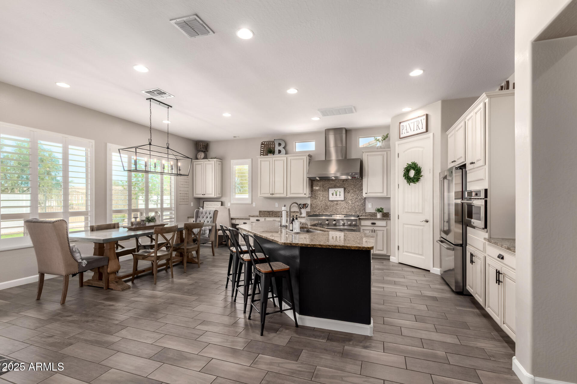 5114 S LEISURE Court