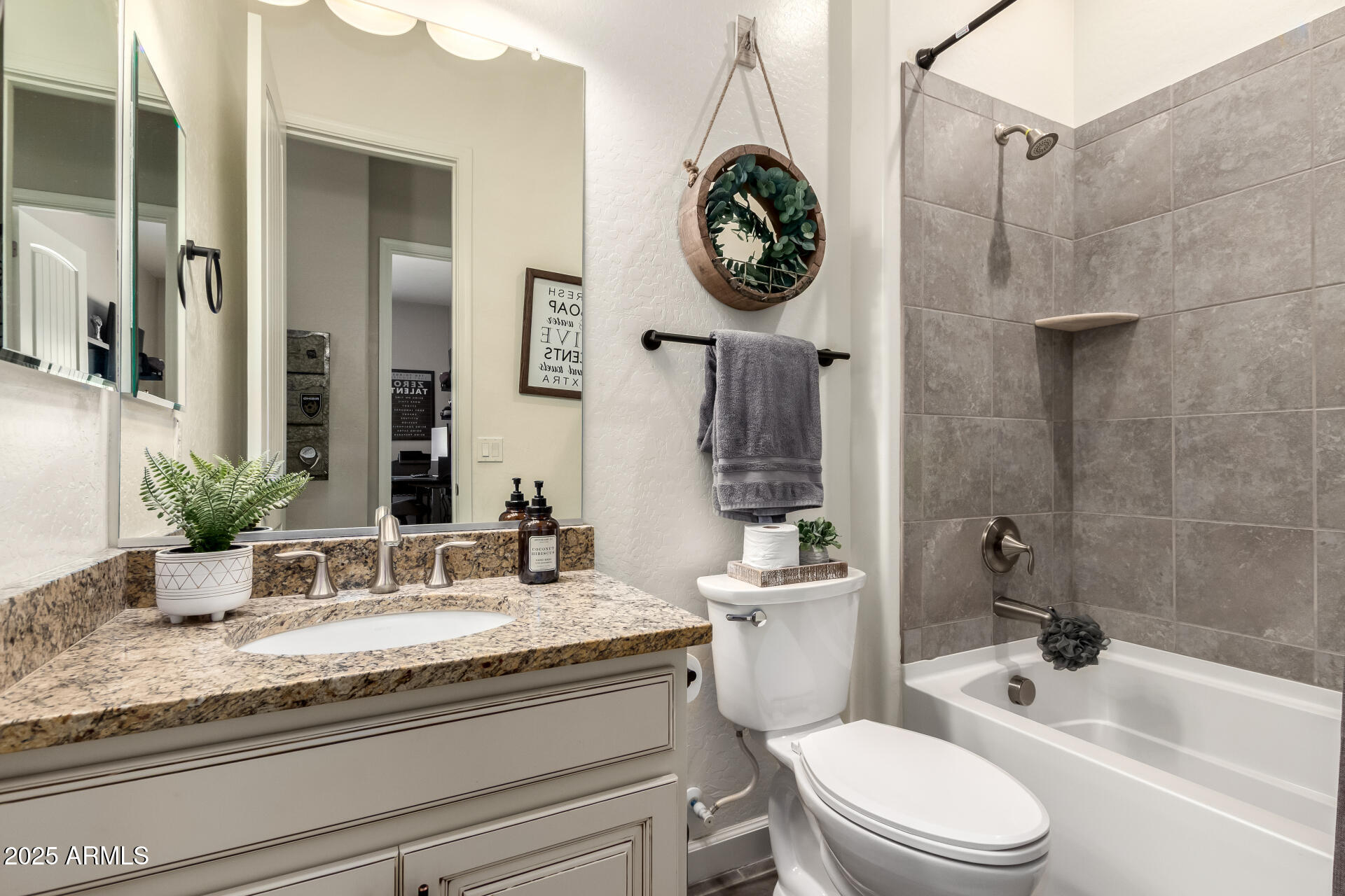 5114 S LEISURE Court