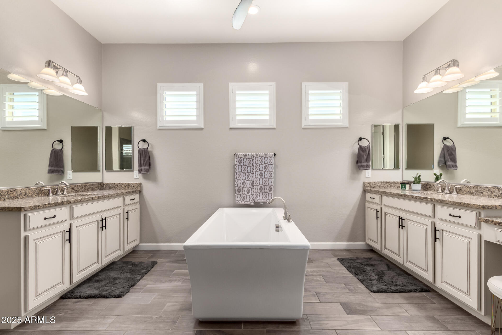 5114 S LEISURE Court