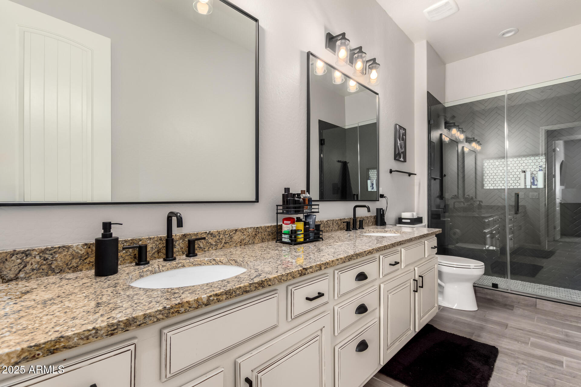 5114 S LEISURE Court