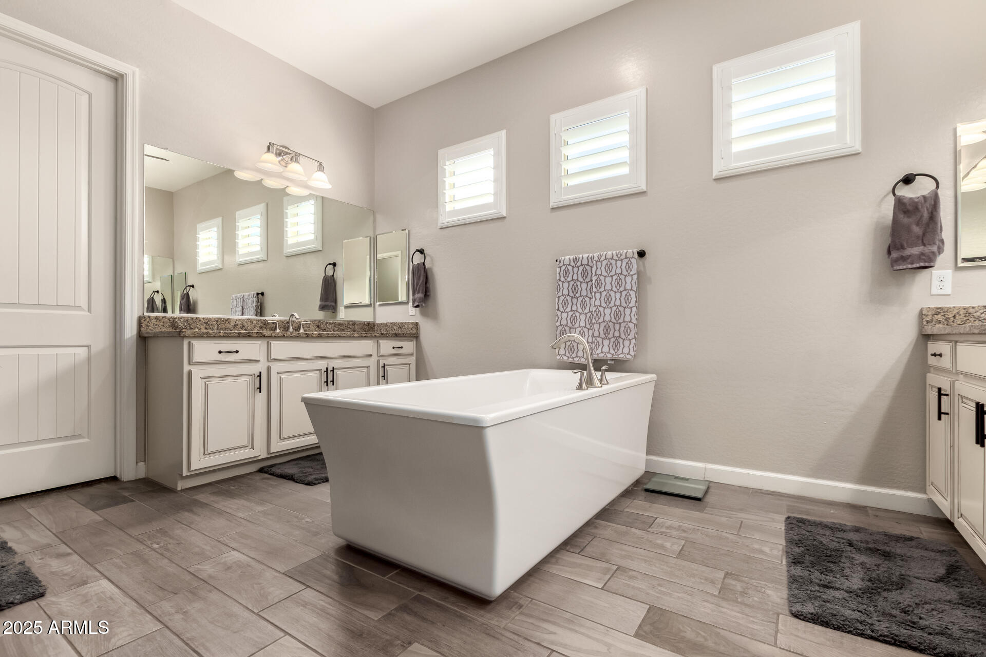 5114 S LEISURE Court