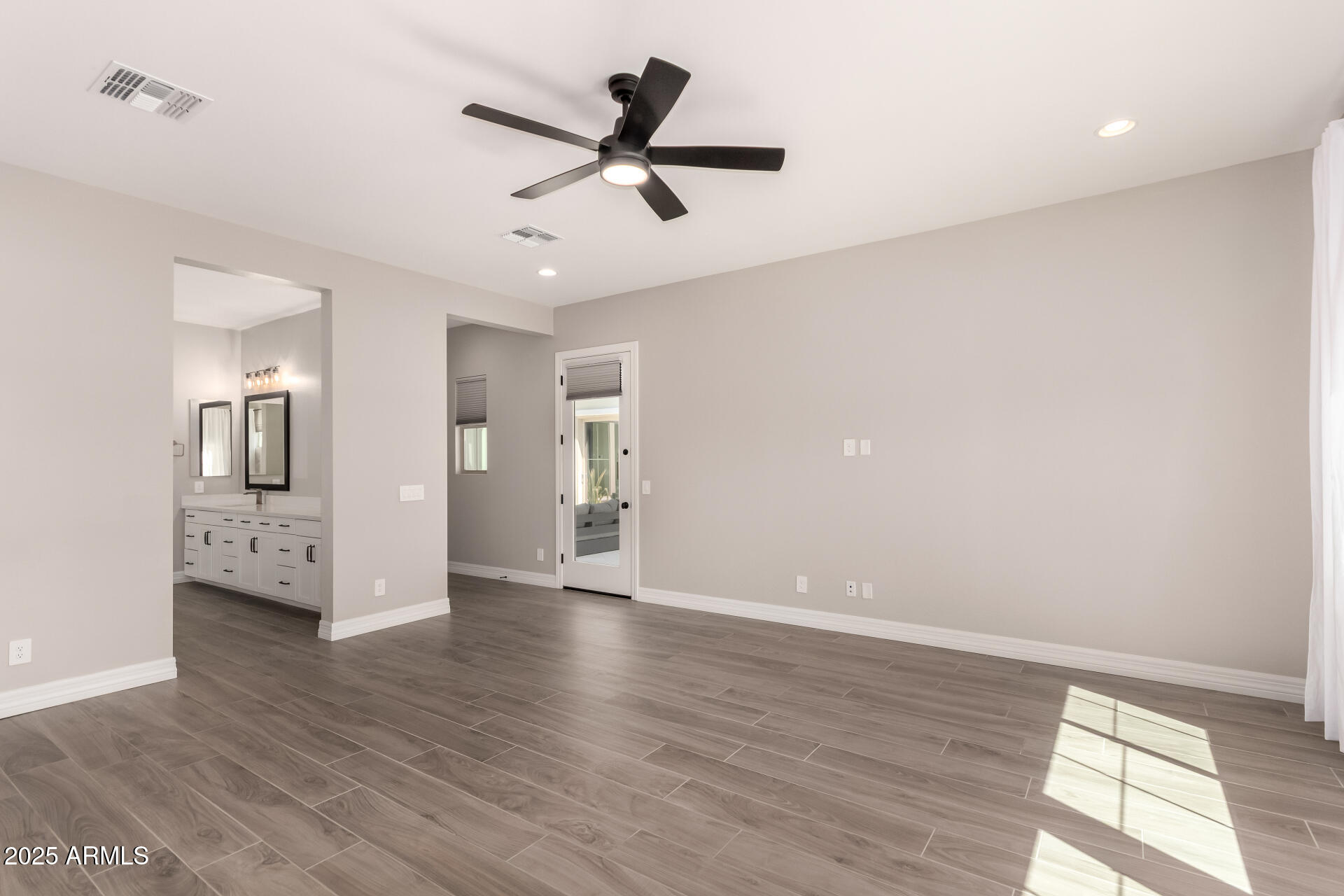 4115 E PRESCOTT Place