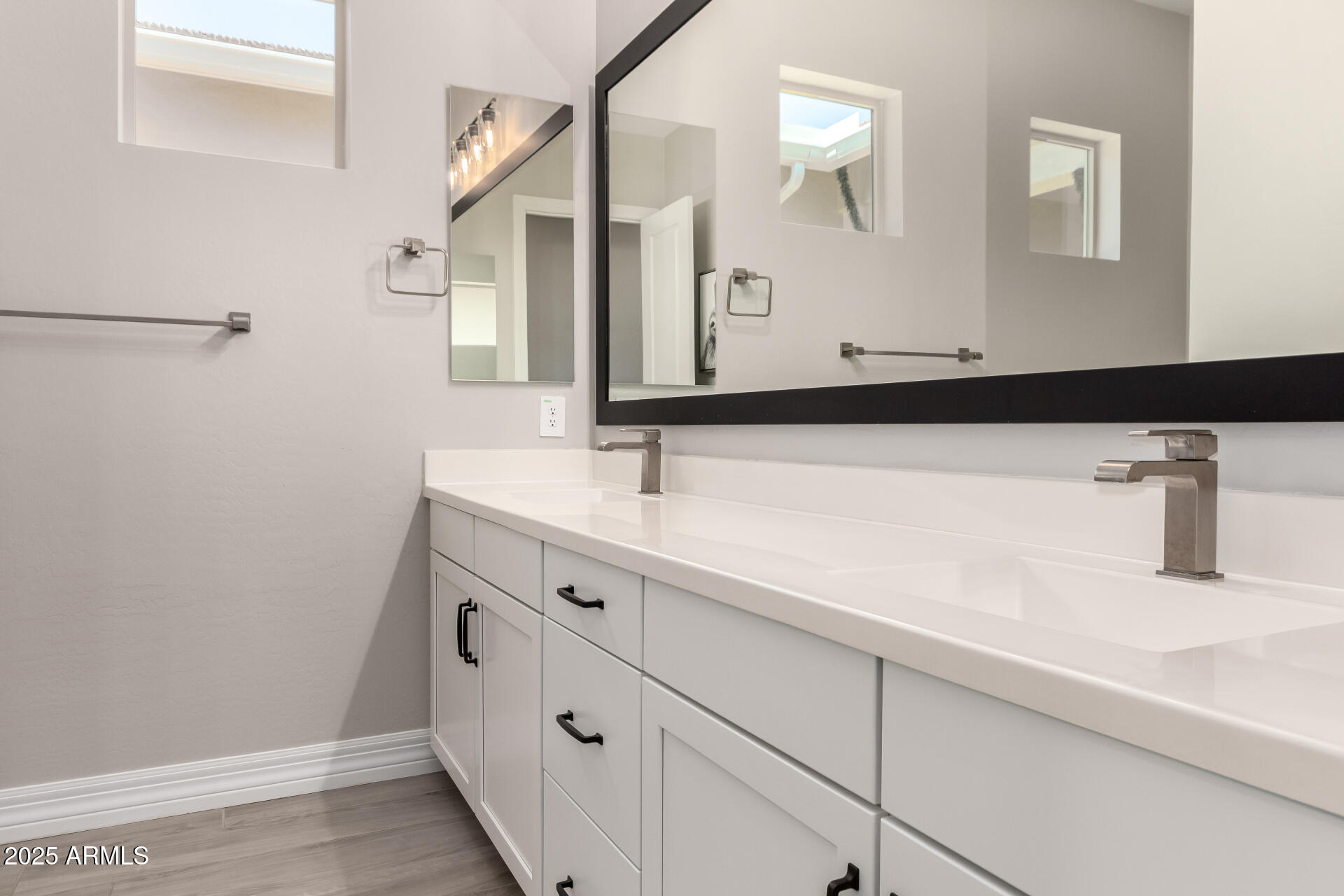 4115 E PRESCOTT Place