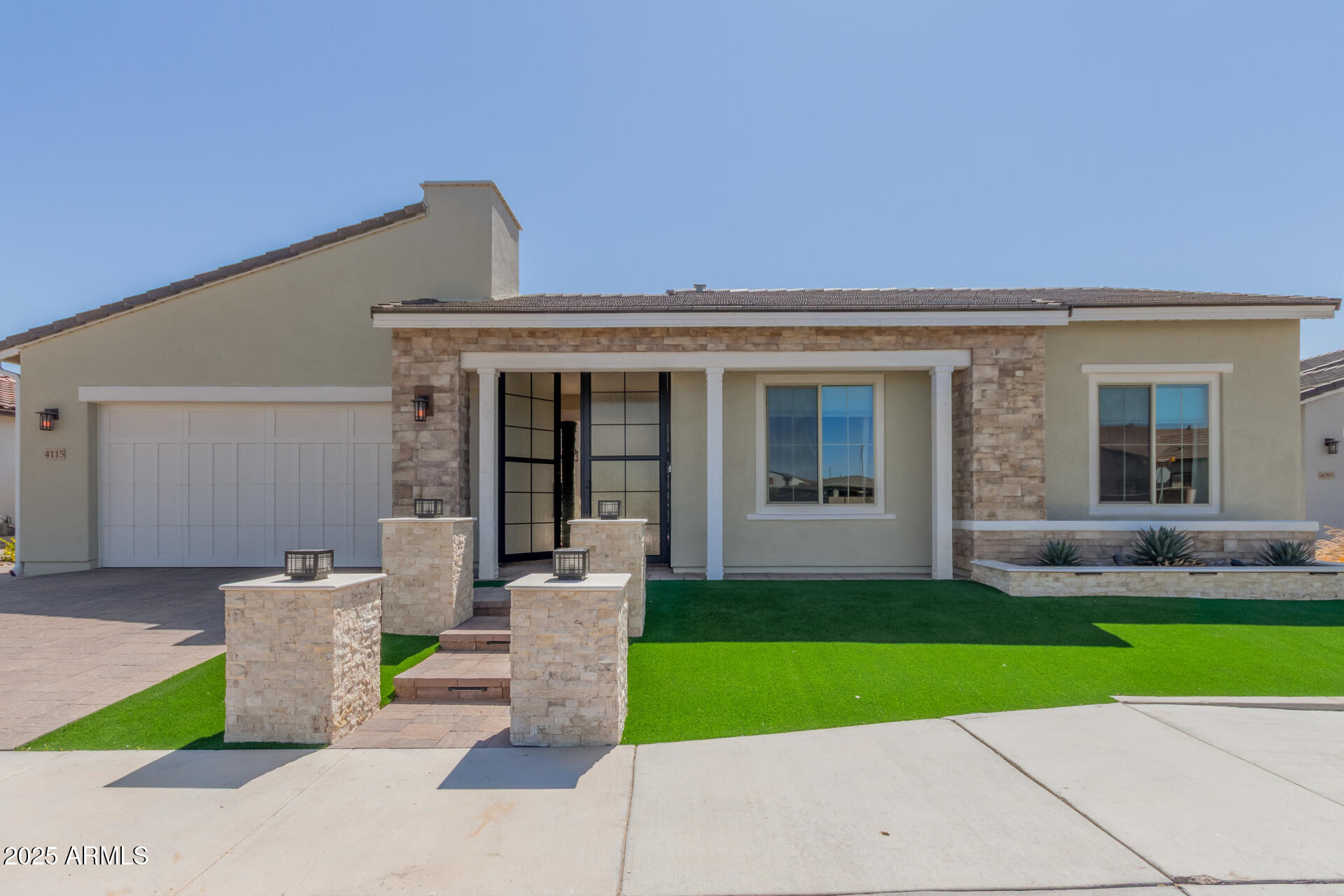 4115 E PRESCOTT Place