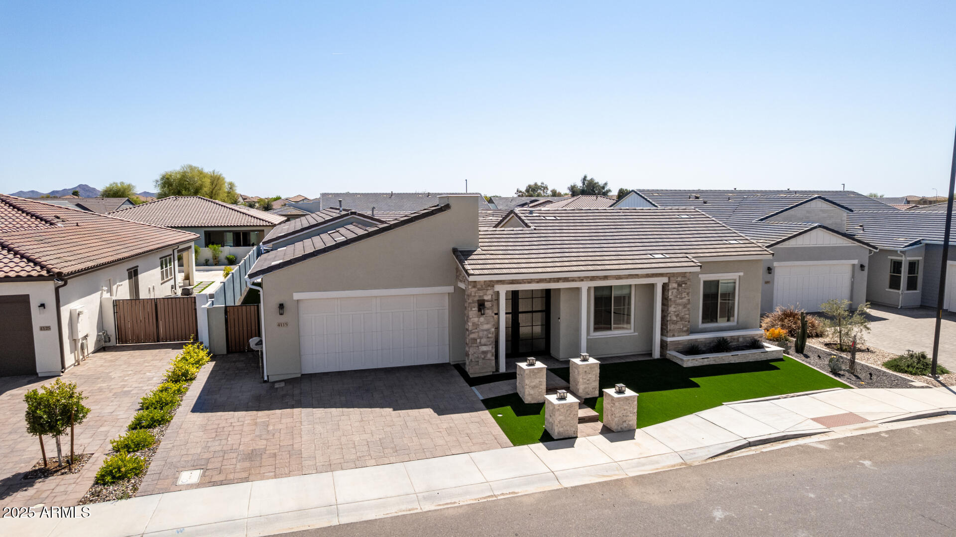 4115 E PRESCOTT Place