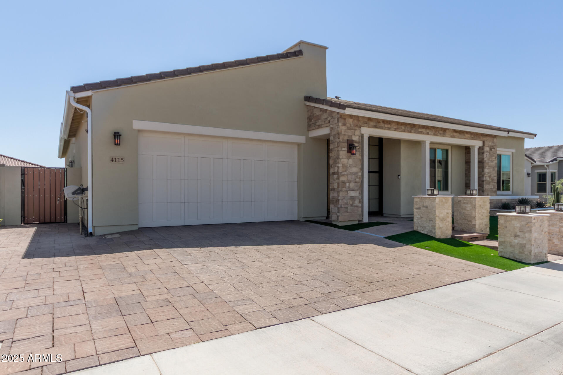 4115 E PRESCOTT Place