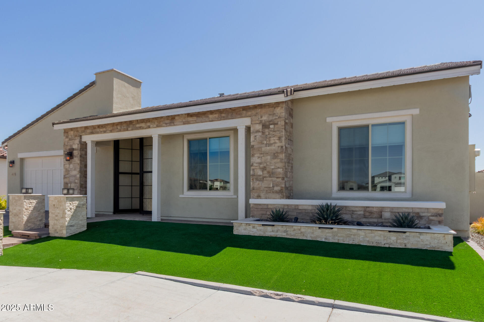 4115 E PRESCOTT Place