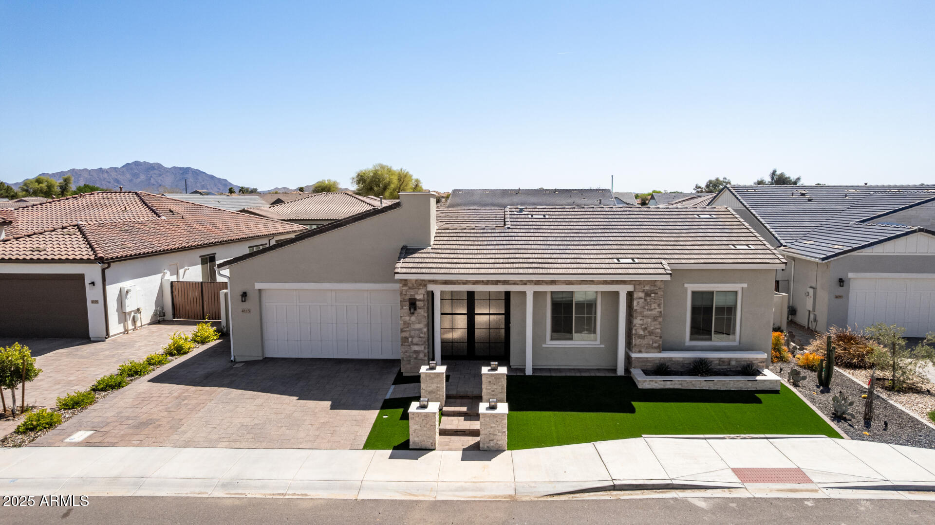 4115 E PRESCOTT Place