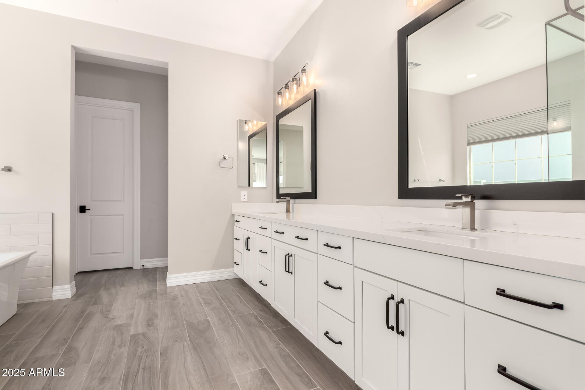 4115 E PRESCOTT Place