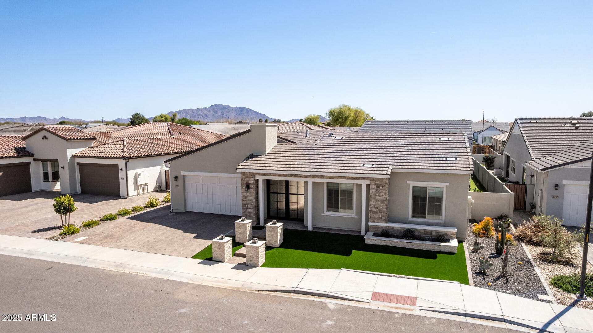 4115 E PRESCOTT Place