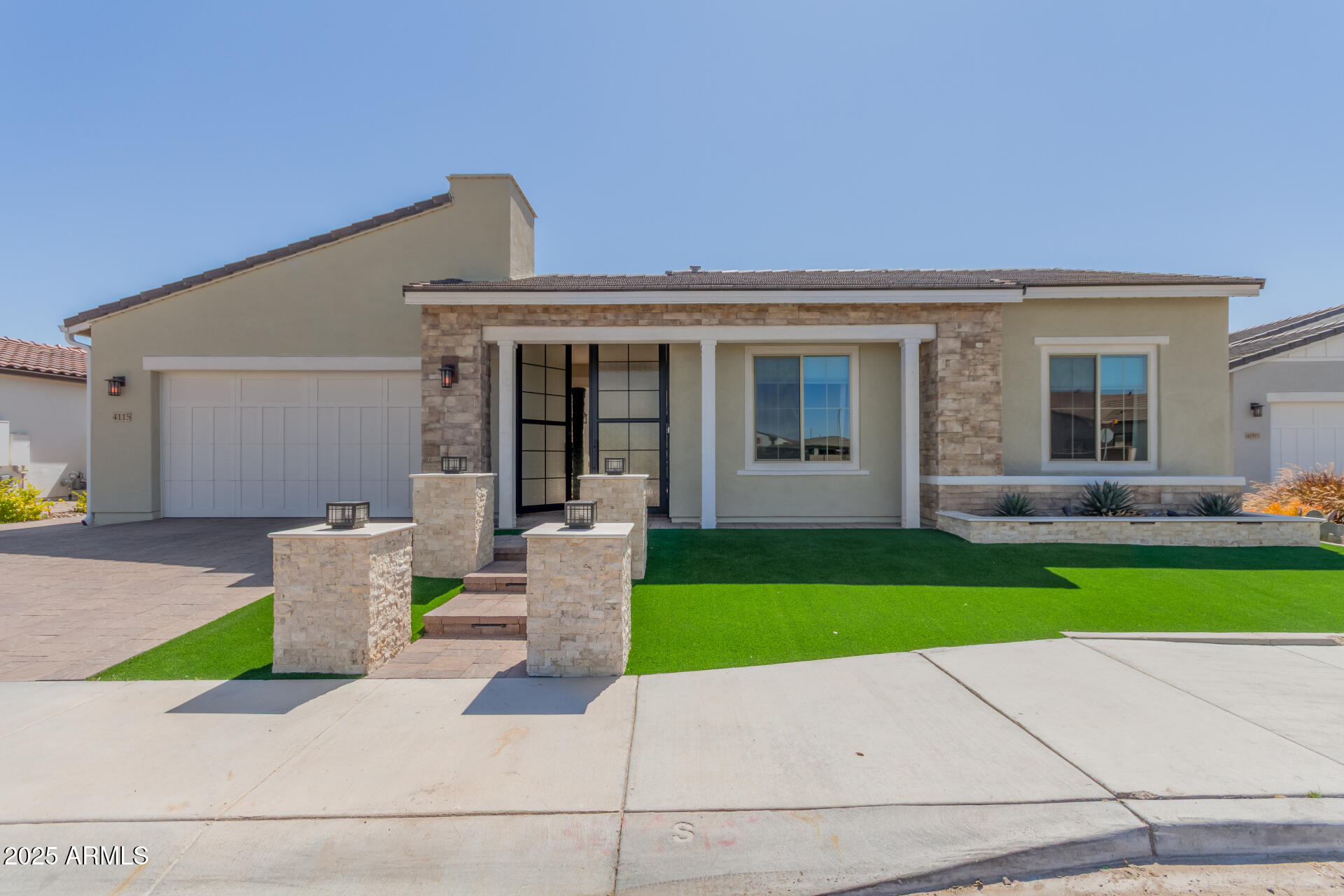 4115 E PRESCOTT Place