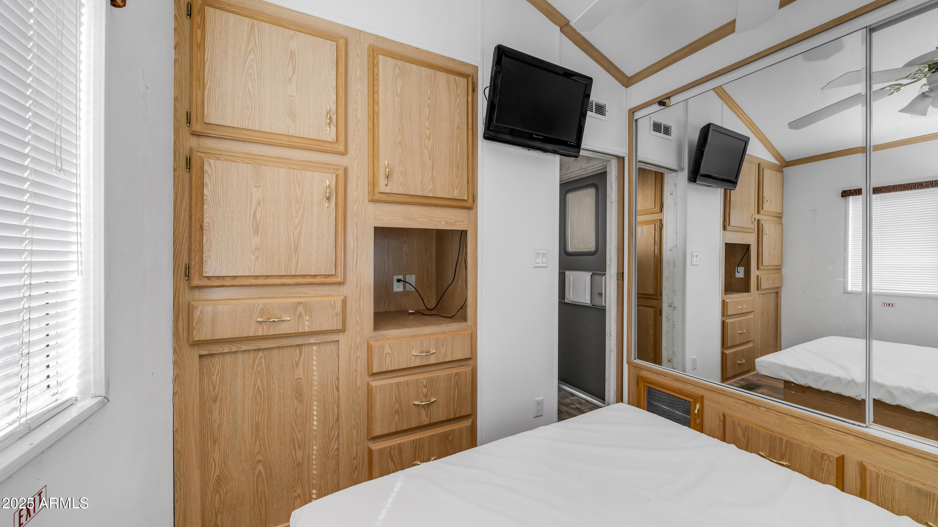 932 NICKEL Drive, 932