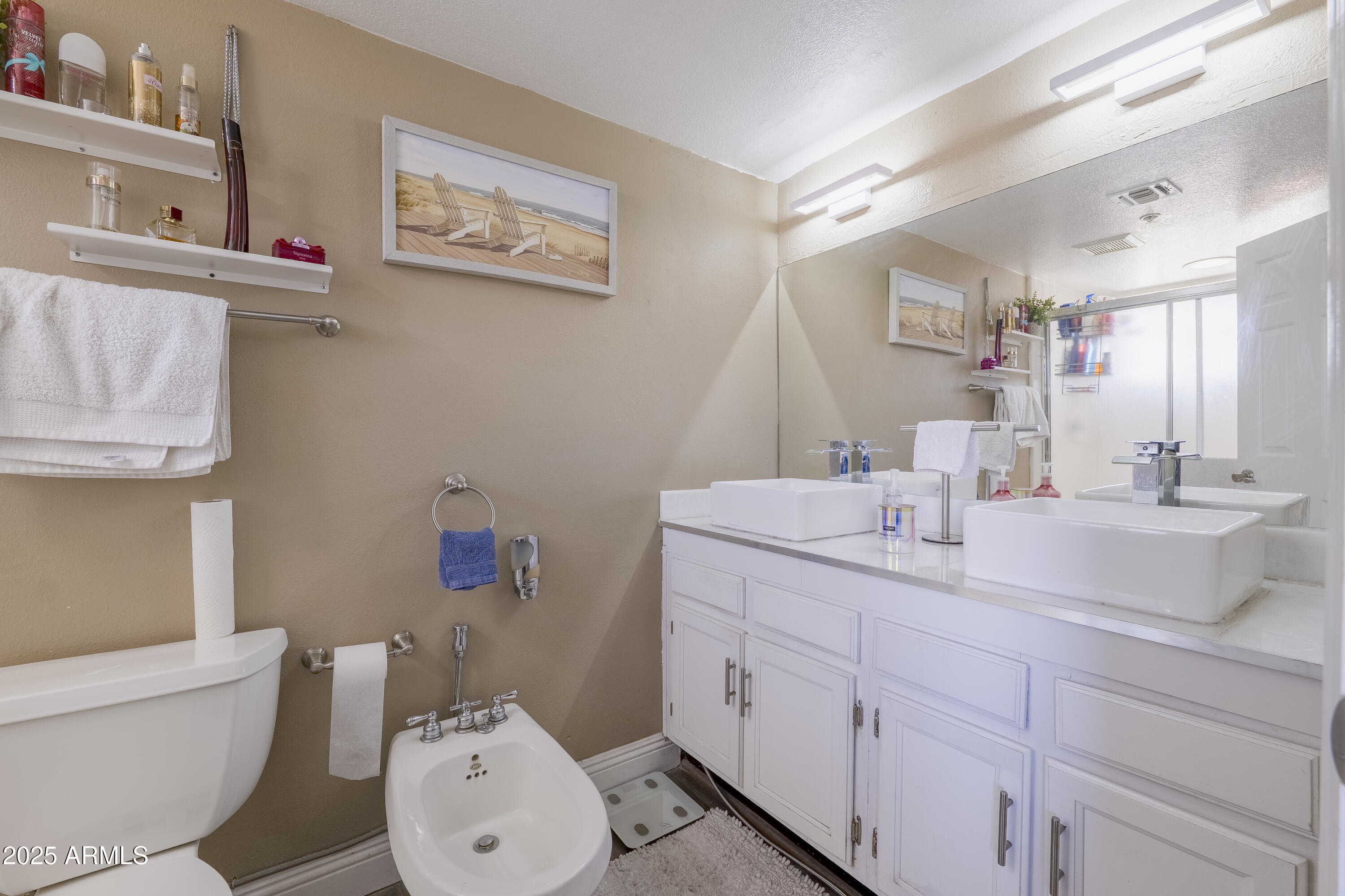 1211 N MILLER Road, 216