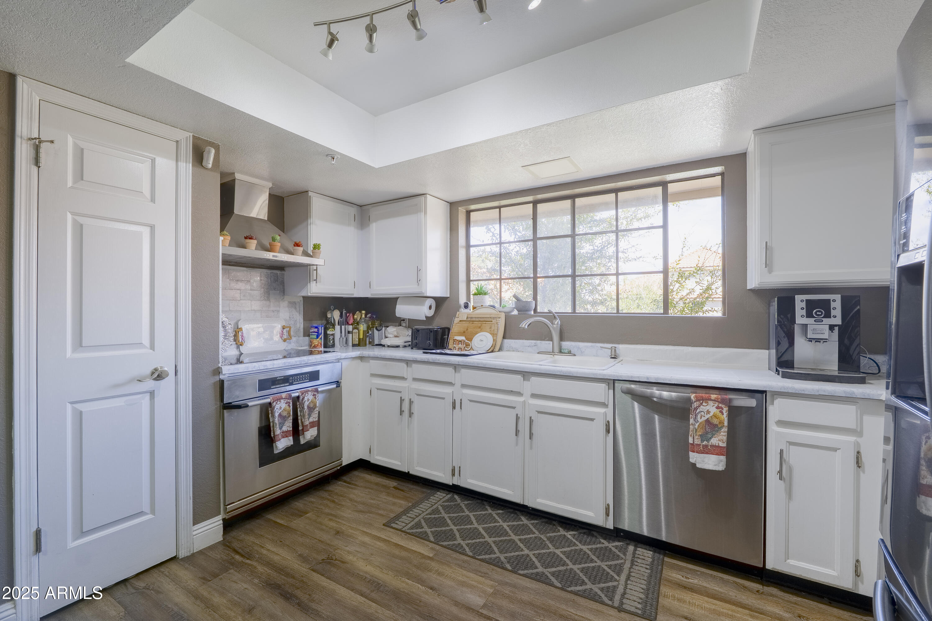 1211 N MILLER Road, 216