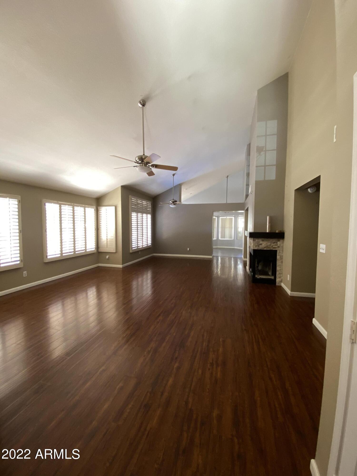 2256 E LAKECREST Drive