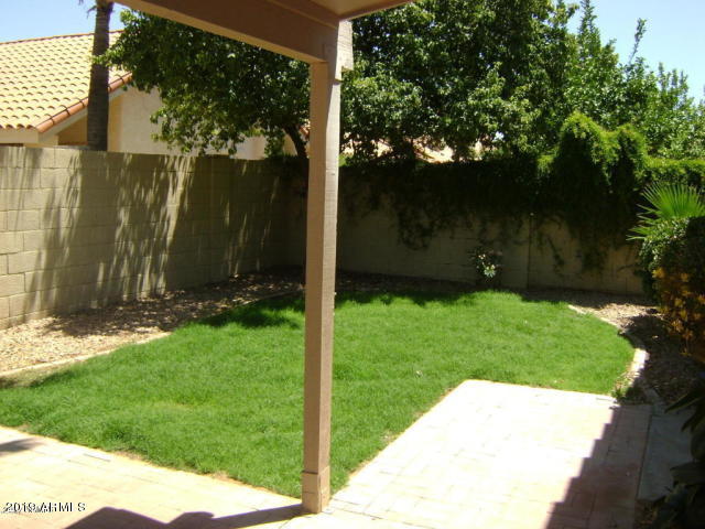 2256 E LAKECREST Drive