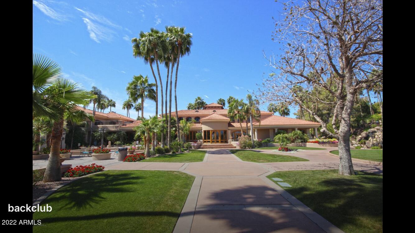 2256 E LAKECREST Drive