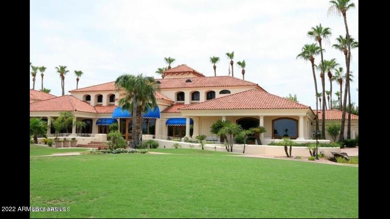 2256 E LAKECREST Drive