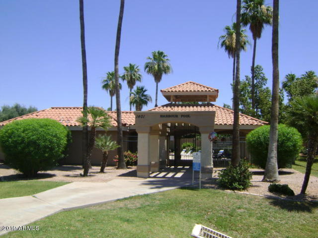 2256 E LAKECREST Drive