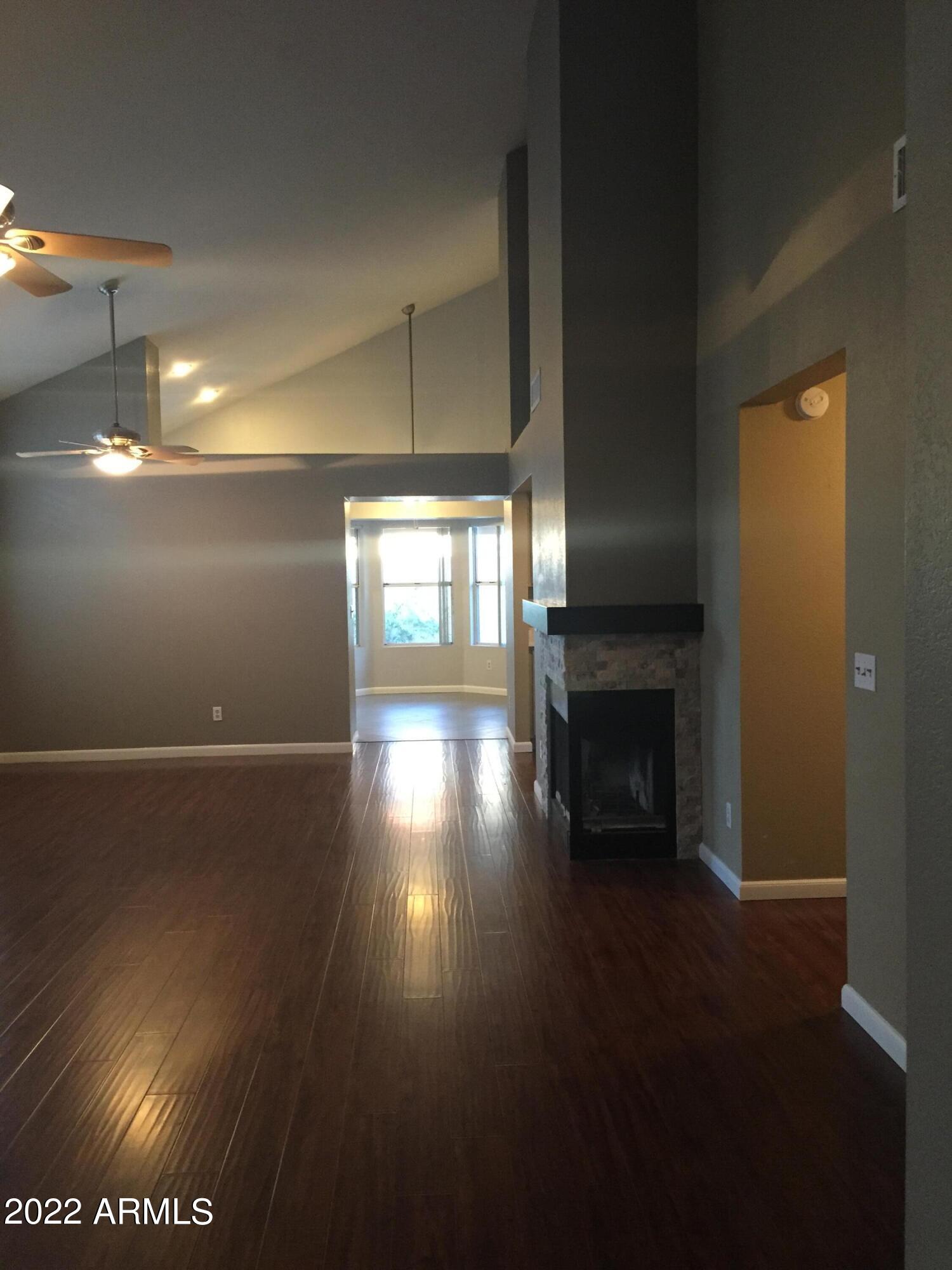 2256 E LAKECREST Drive