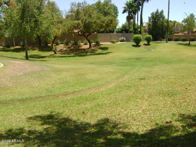 2256 E LAKECREST Drive