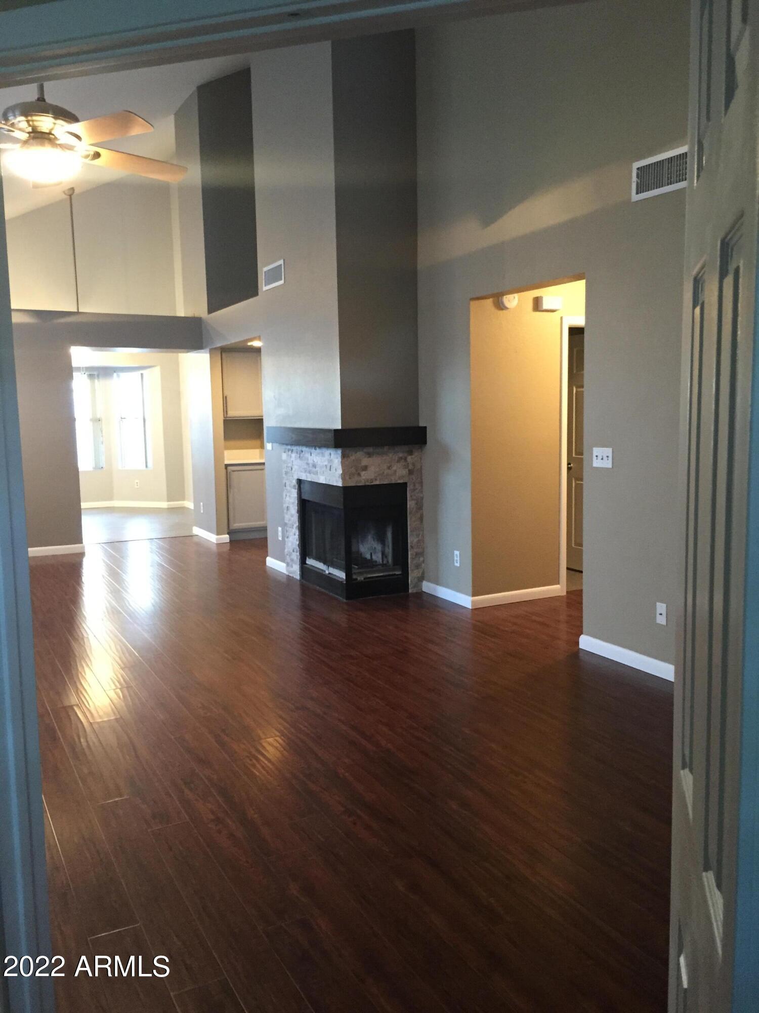 2256 E LAKECREST Drive