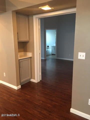 2256 E LAKECREST Drive