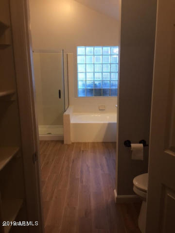 2256 E LAKECREST Drive