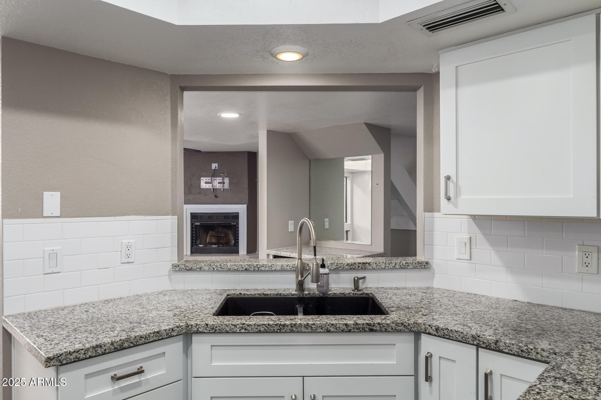 3030 N HAYDEN Road, 16