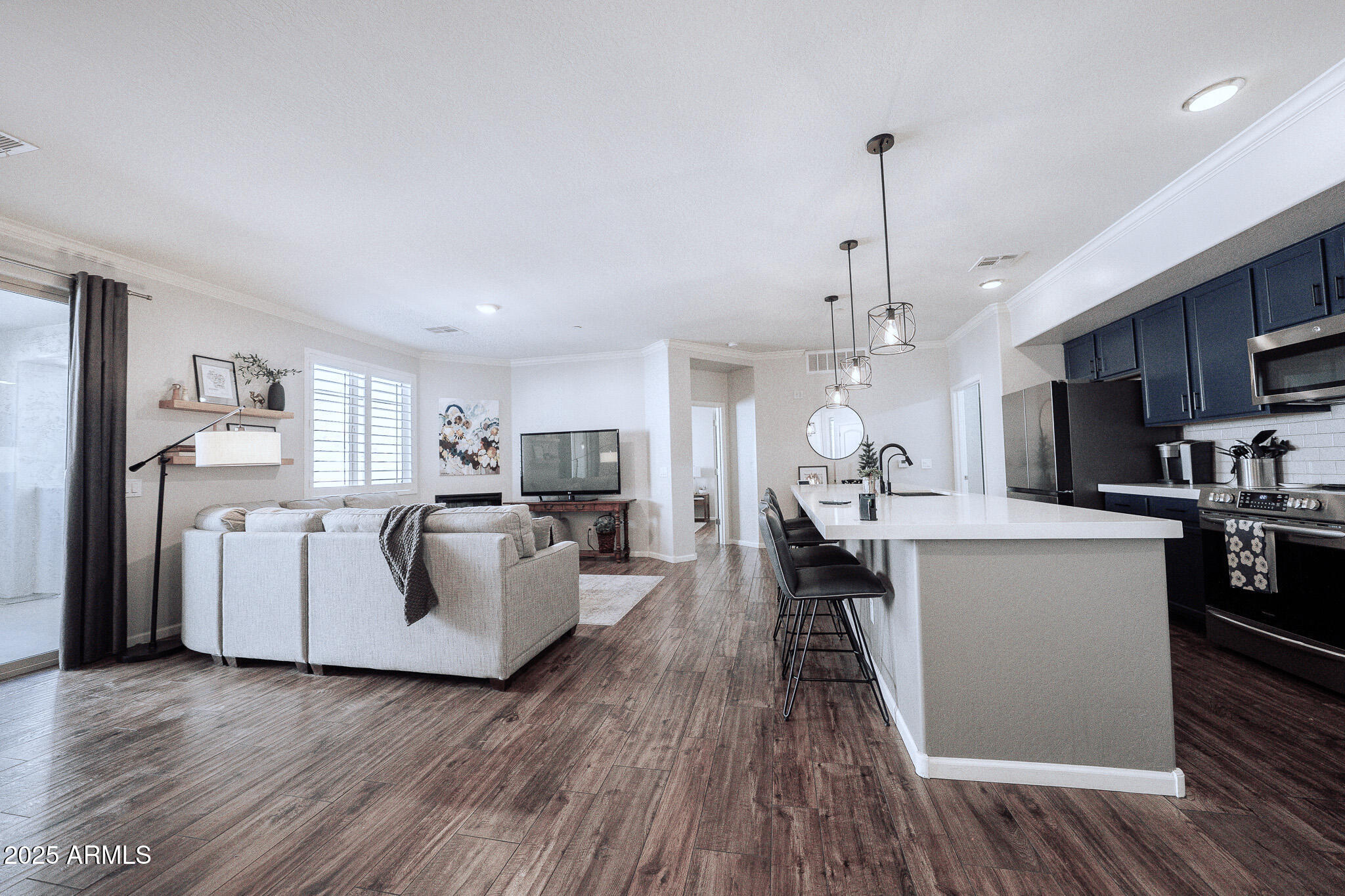 900 S CANAL Drive, 121