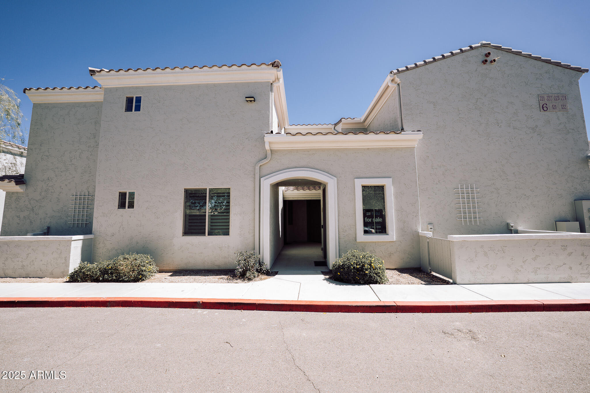 900 S CANAL Drive, 121