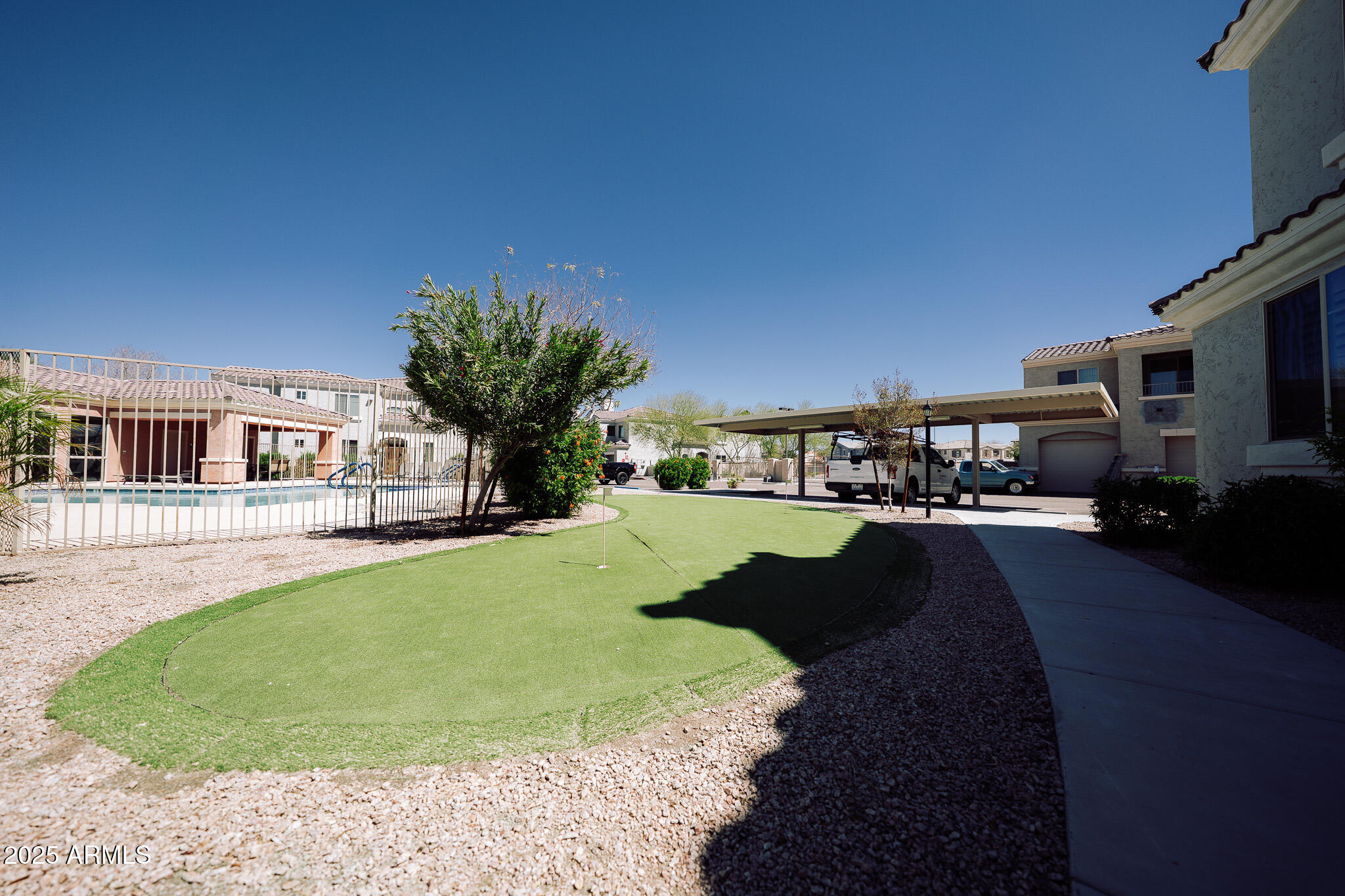 900 S CANAL Drive, 121