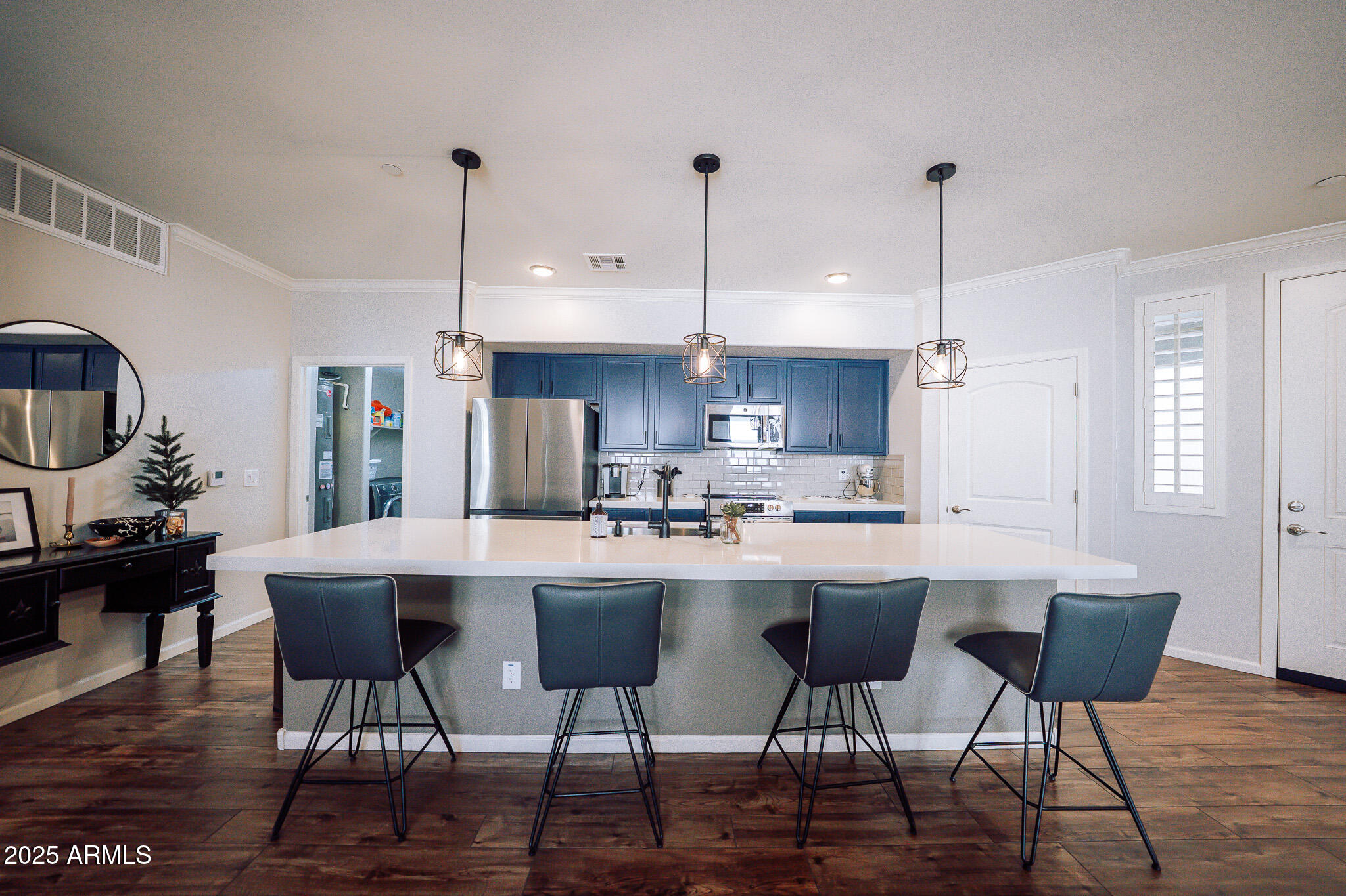 900 S CANAL Drive, 121