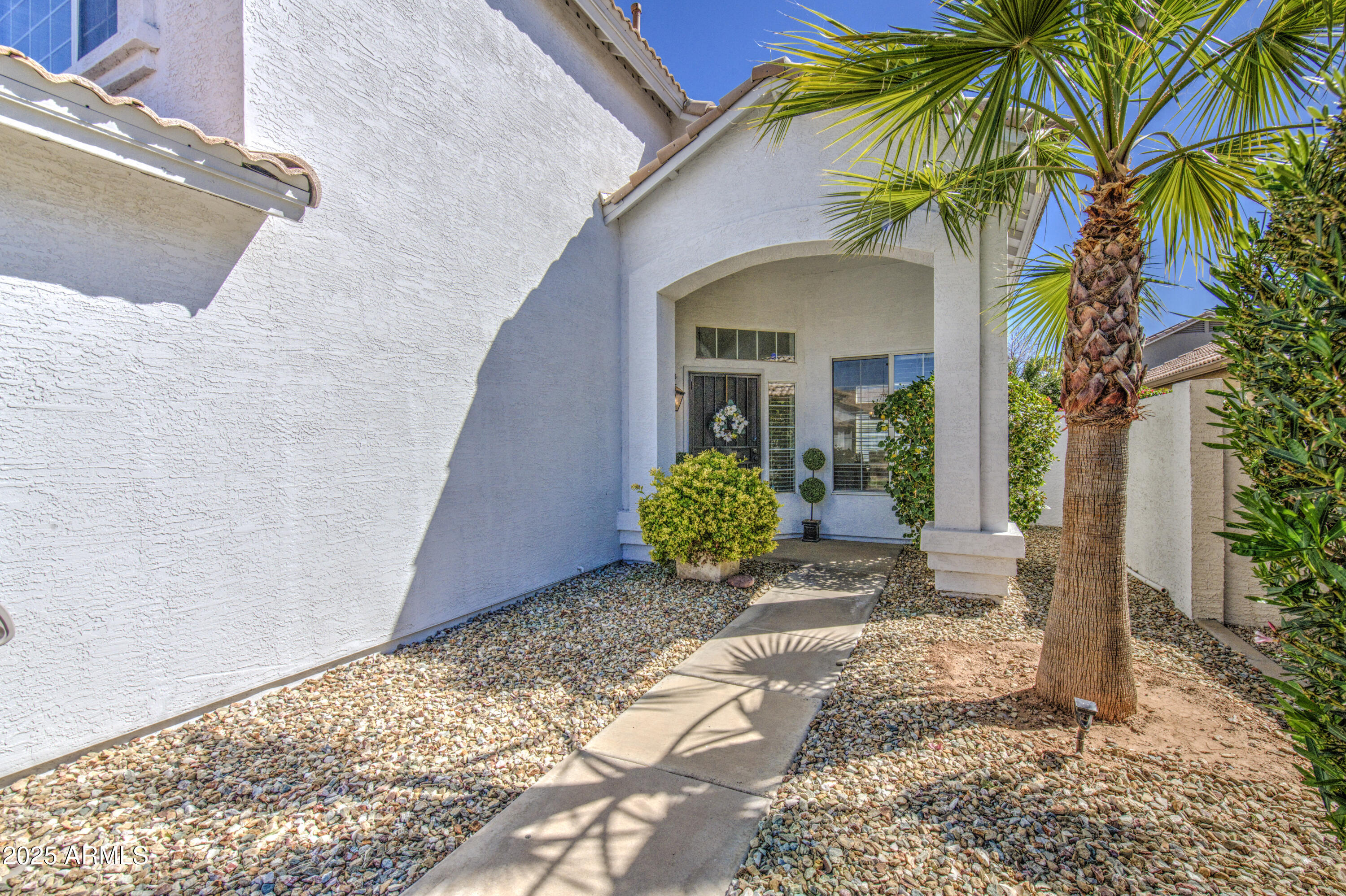 753 E Sheffield Avenue