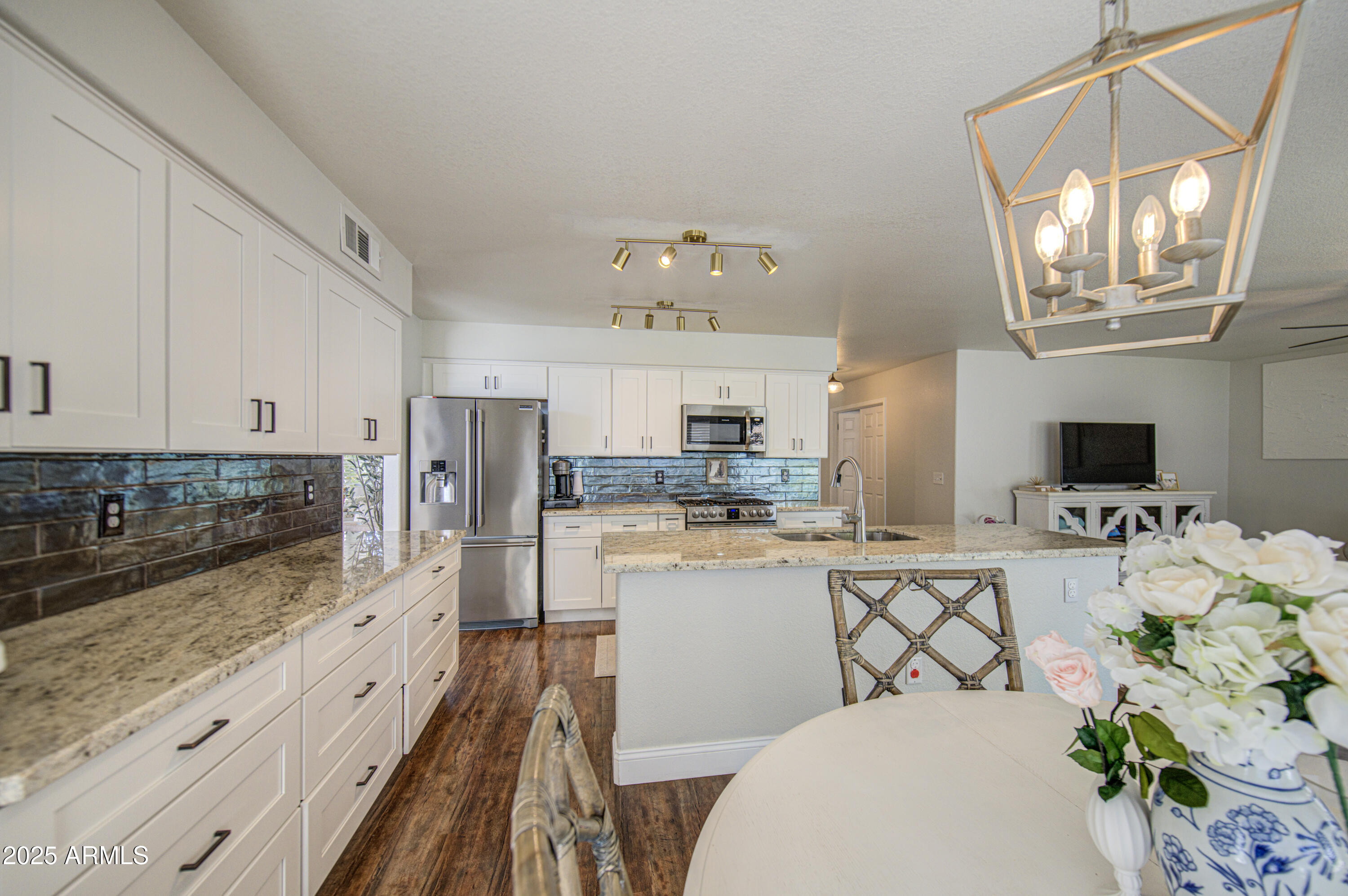 753 E Sheffield Avenue