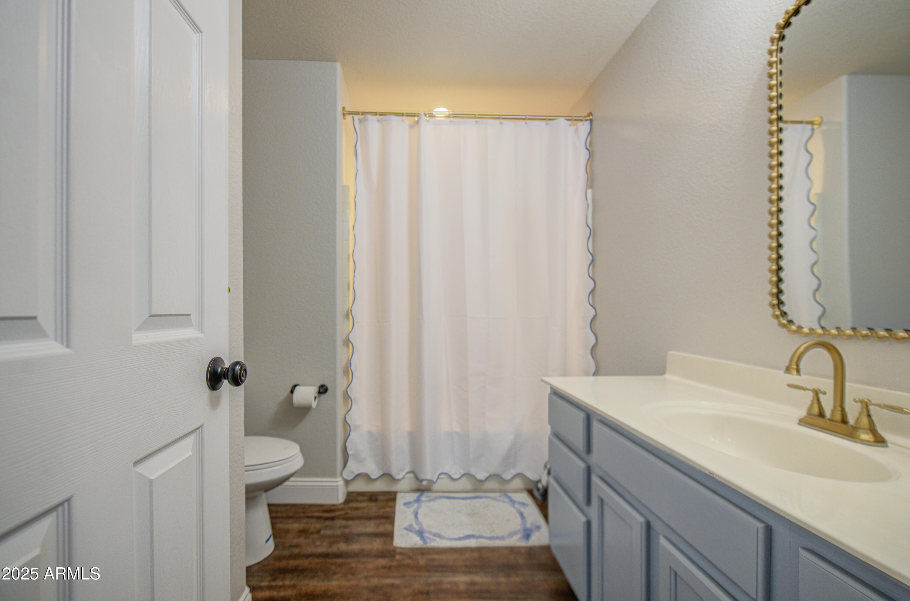 753 E Sheffield Avenue