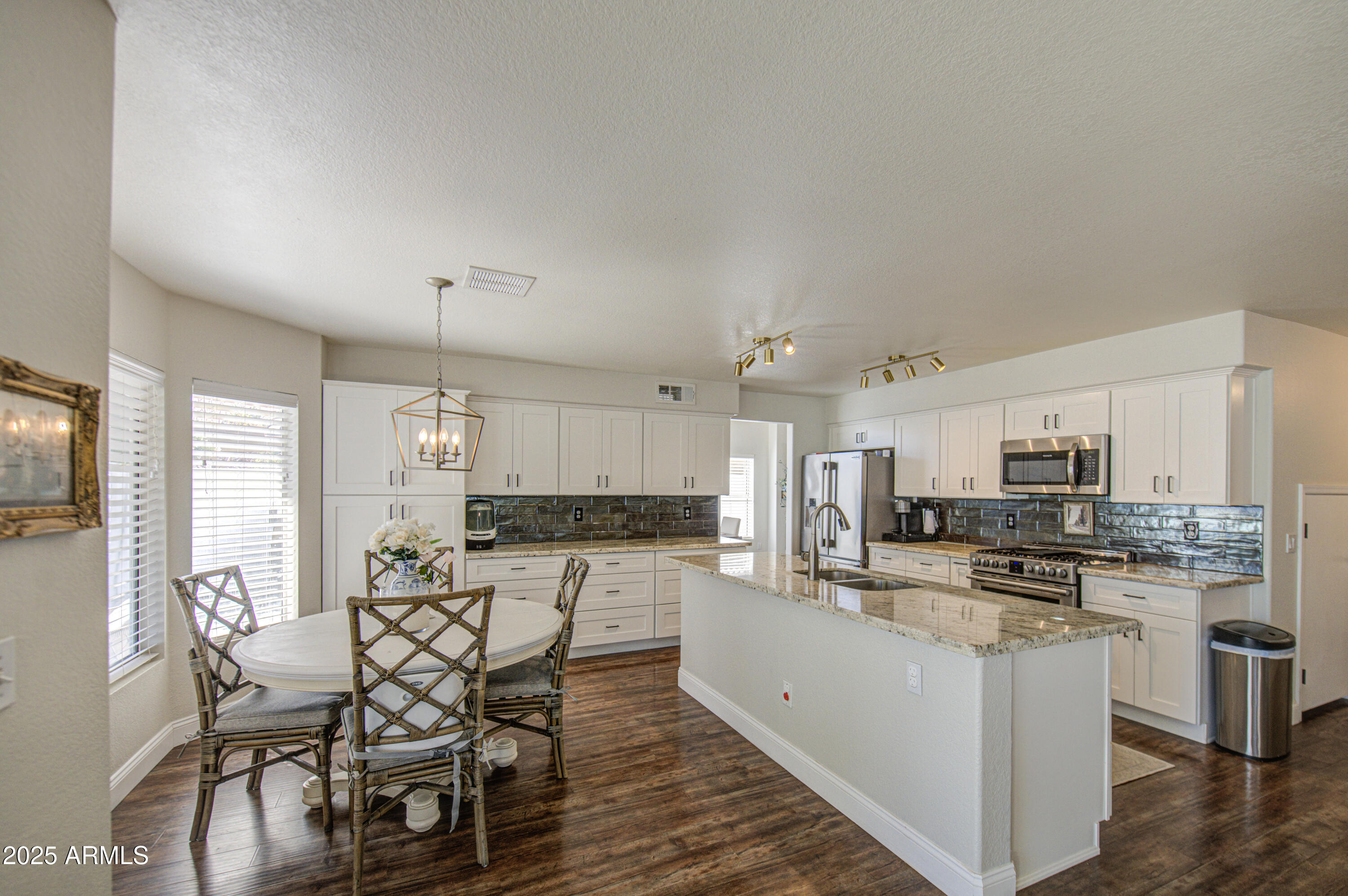 753 E Sheffield Avenue