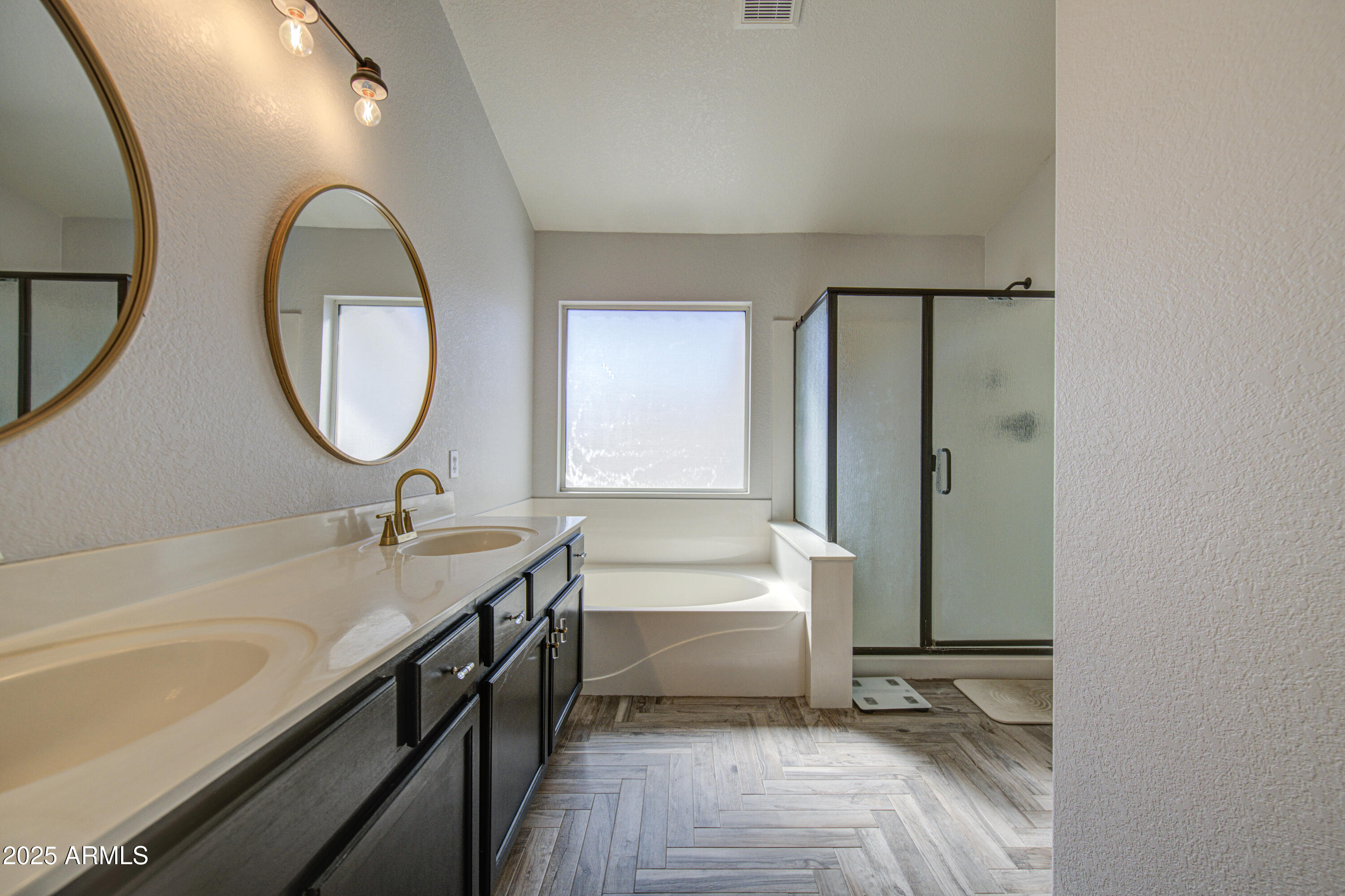 753 E Sheffield Avenue